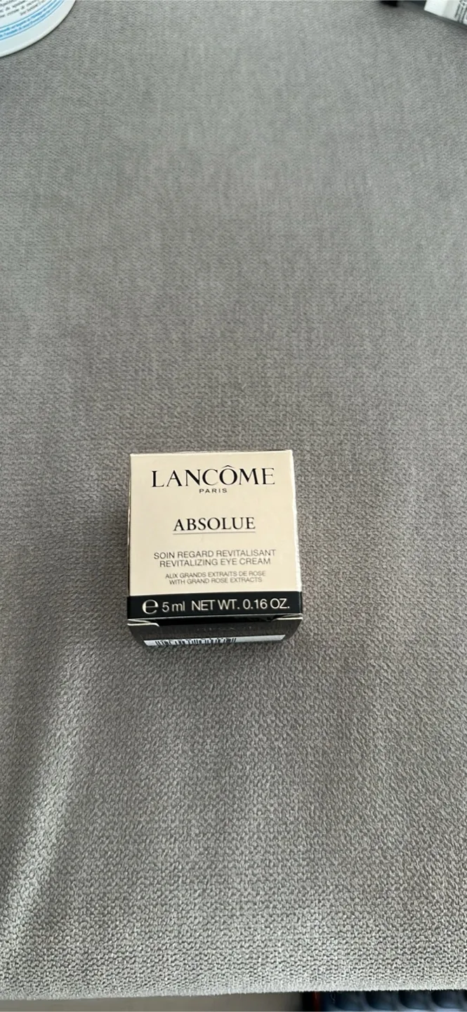 Lancome Absolue Revitalizing Eye Cream thumbnail