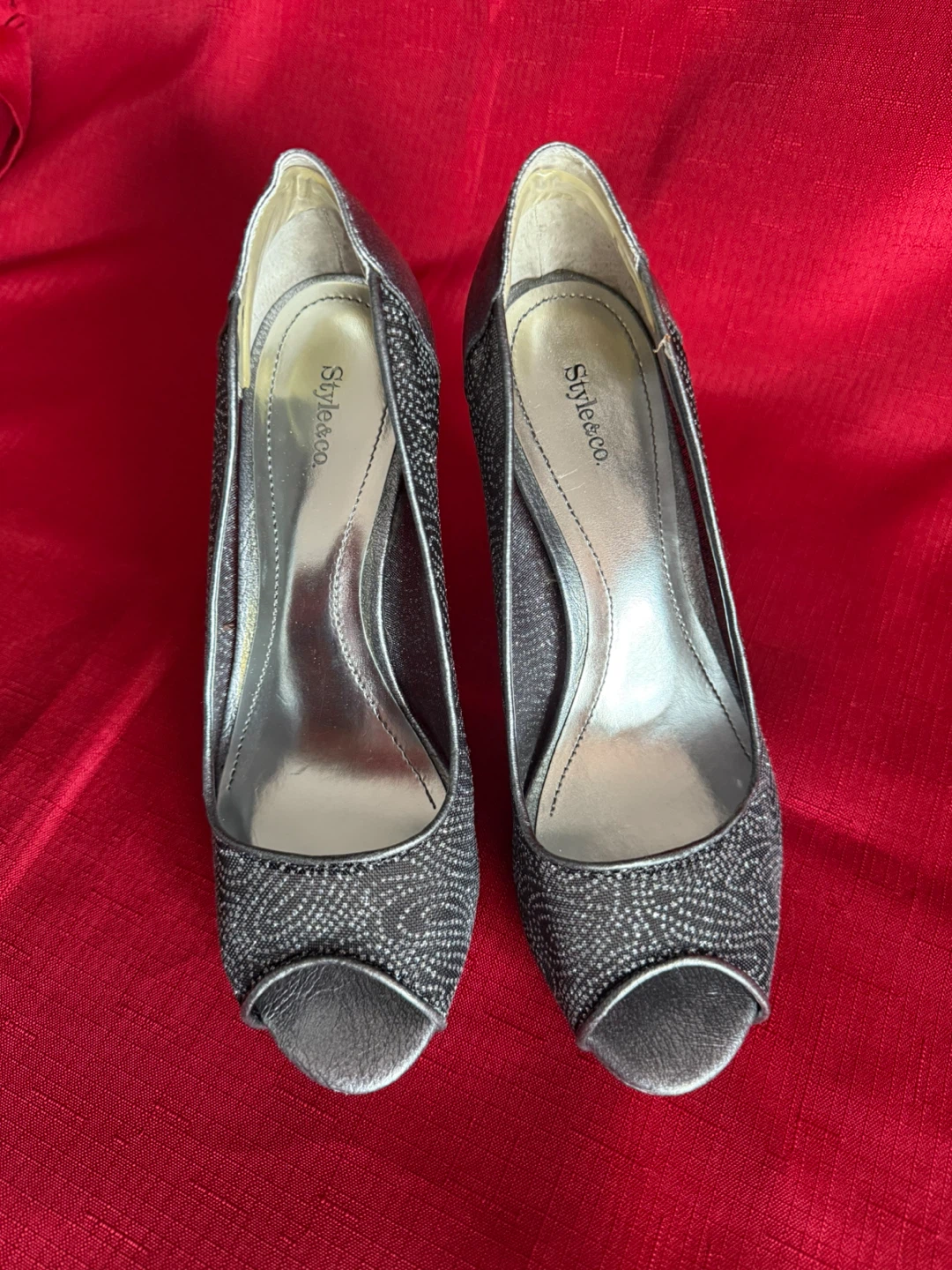 🥕 Style&co. Silver Heels, Size 7