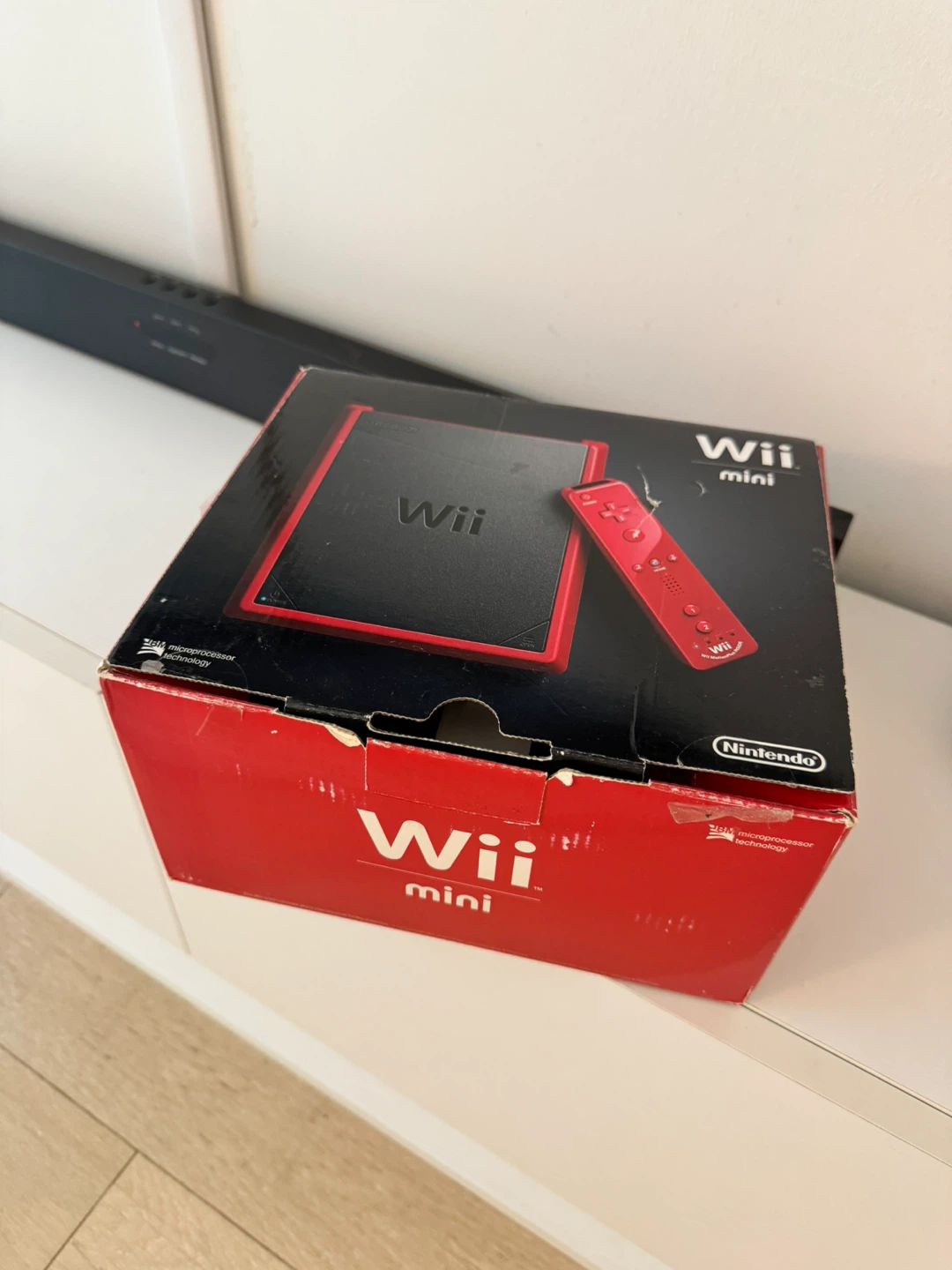 Nintendo Wii Mini Console - Red