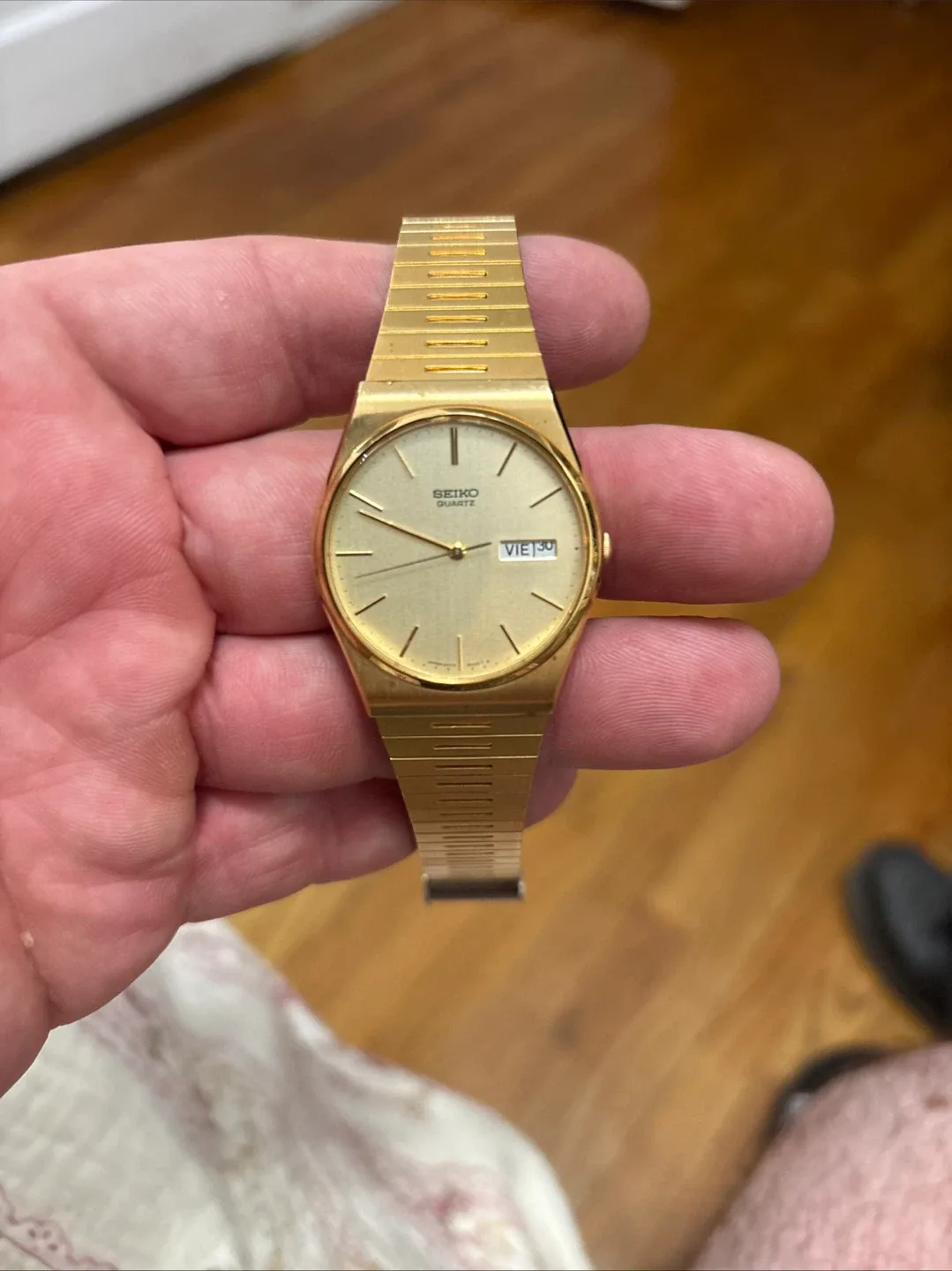 Seiko Quartz Gold Tone Watch thumbnail