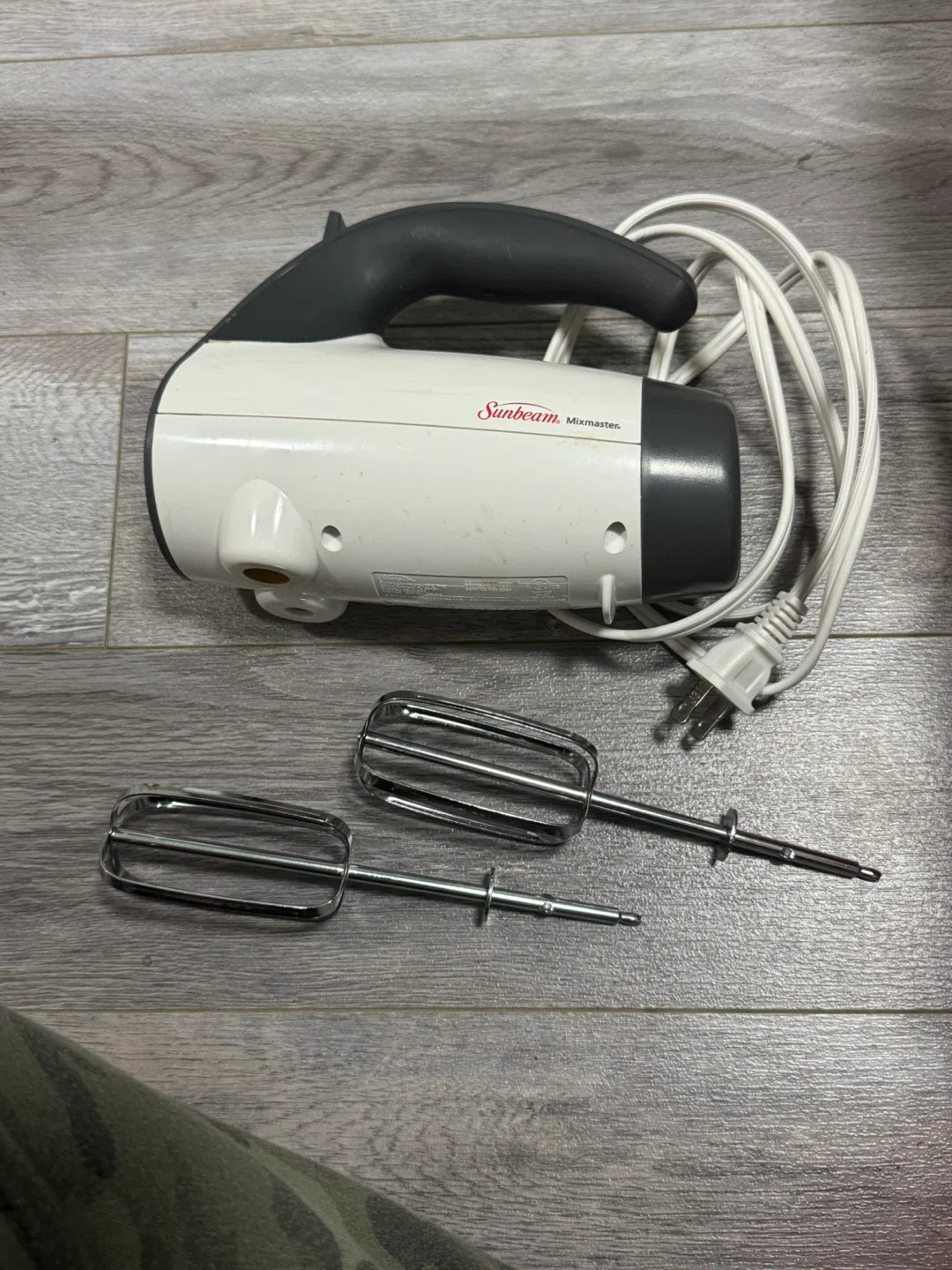 Sunbeam hand mixer thumbnail