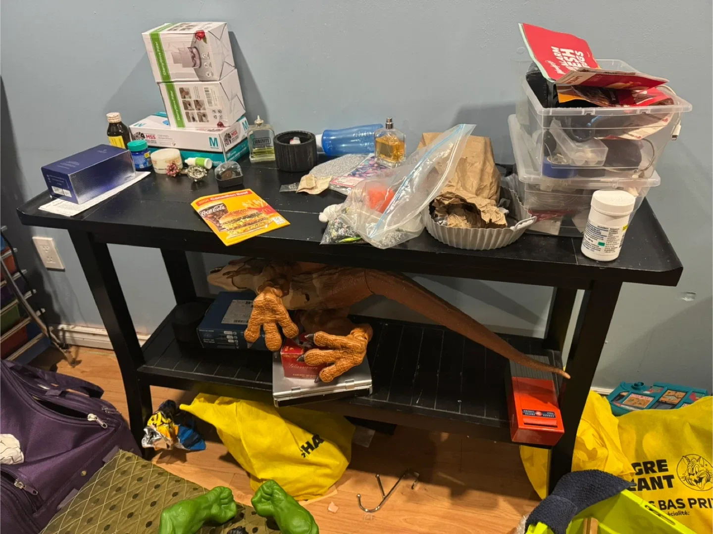 Gold Chairs with Black Cushions - Set of 4 image indicator(3)