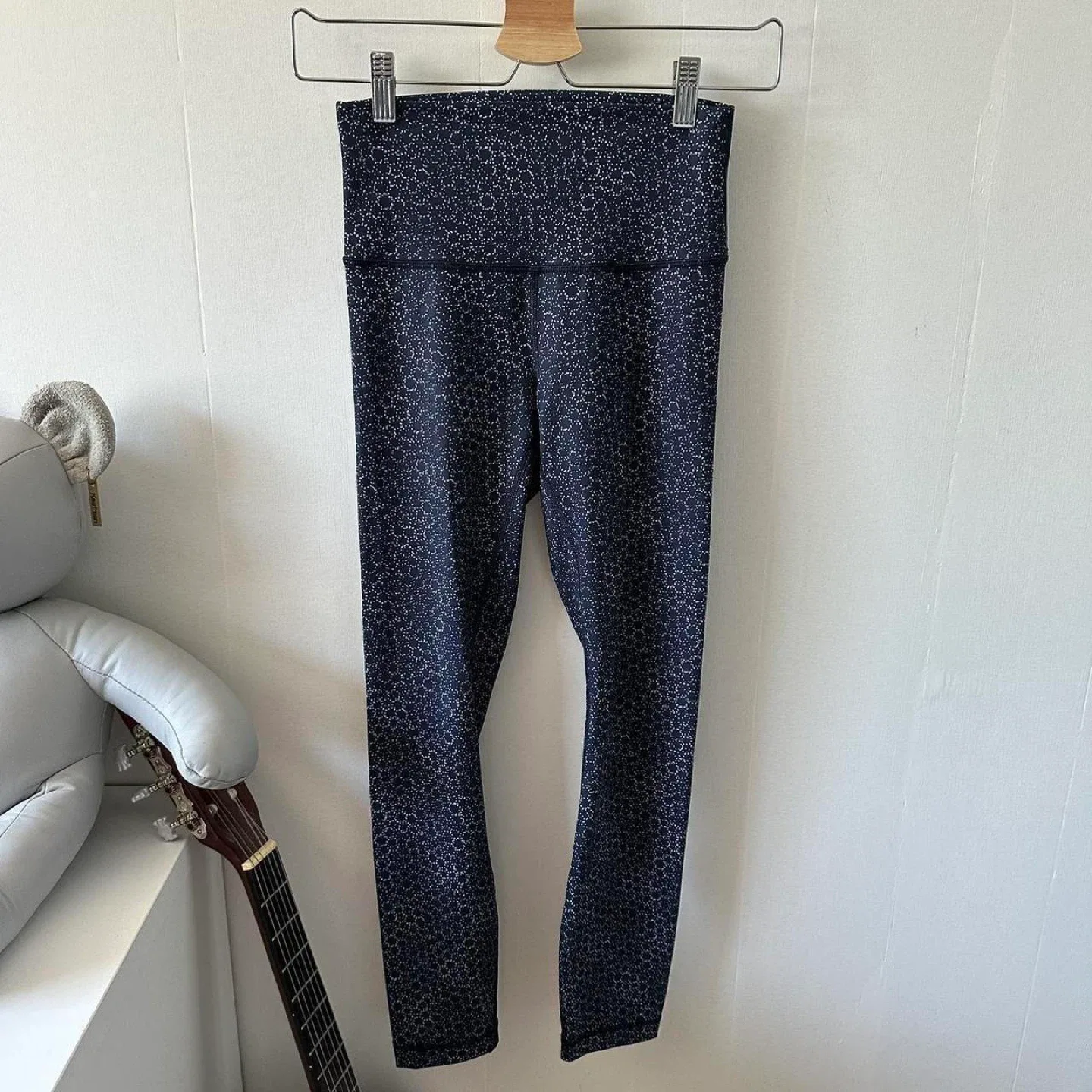 Lululemon navy print patterned leggings image indicator(3)