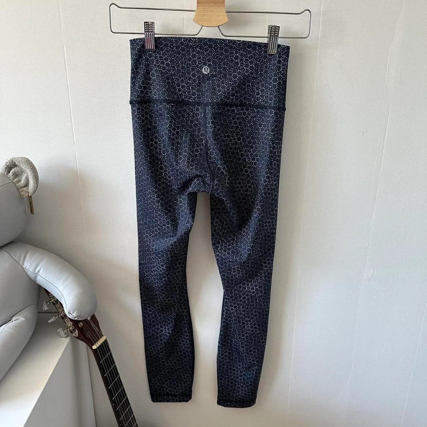 Lululemon navy print patterned leggings image indicator(2)