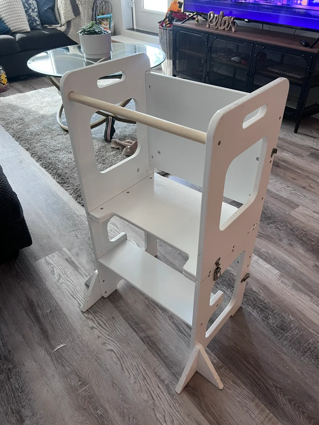 White Learning Tower image indicator(2)