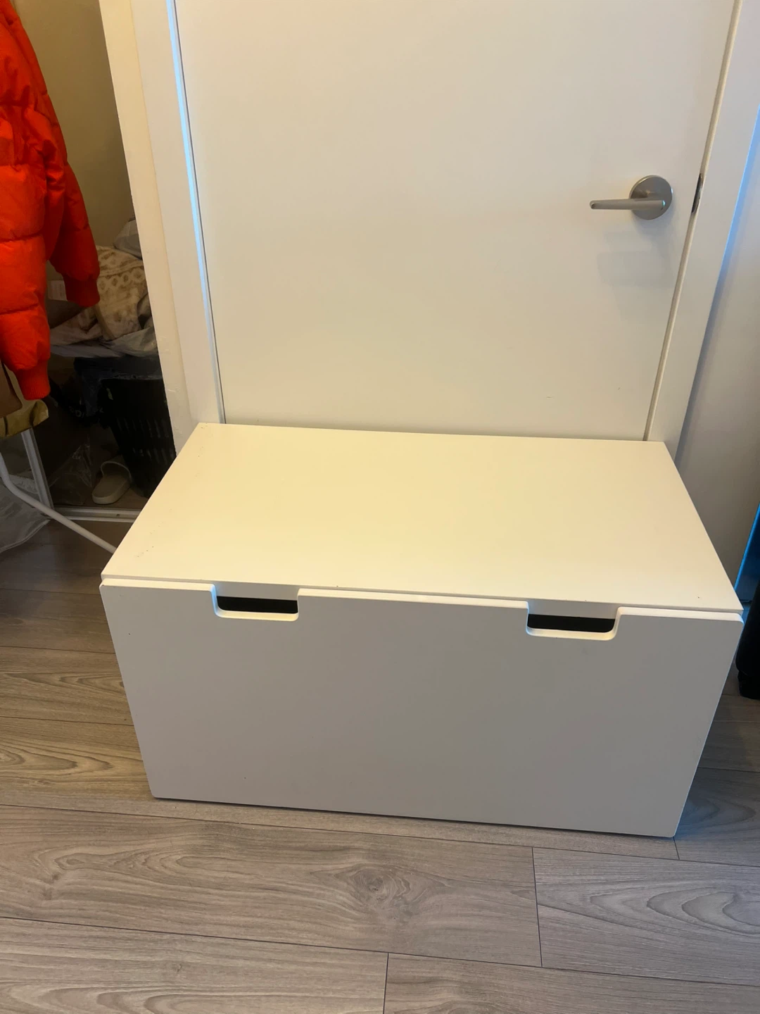White bench with Storage