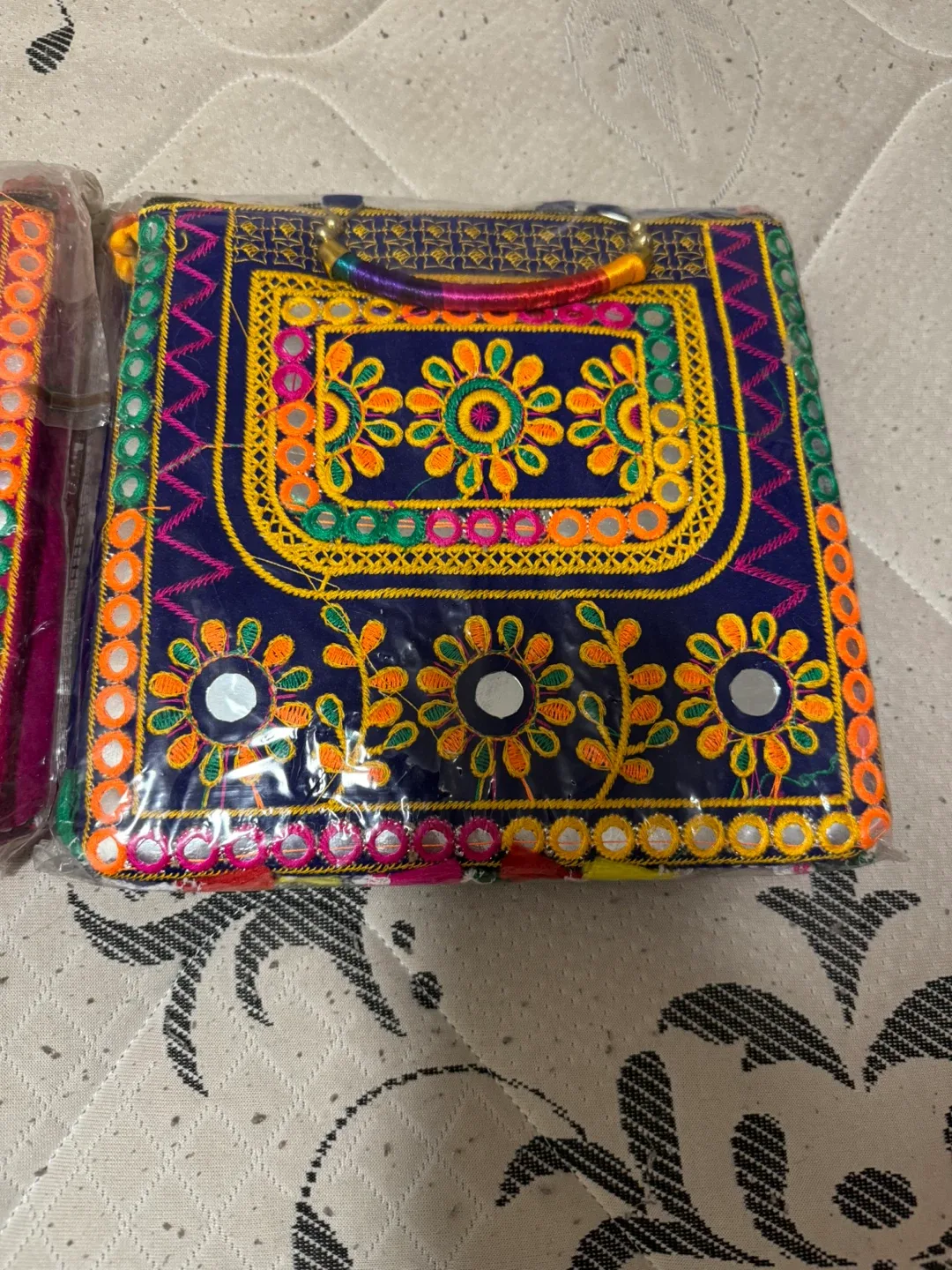 Brand new Decorative handbags/purses/slingbag thumbnail