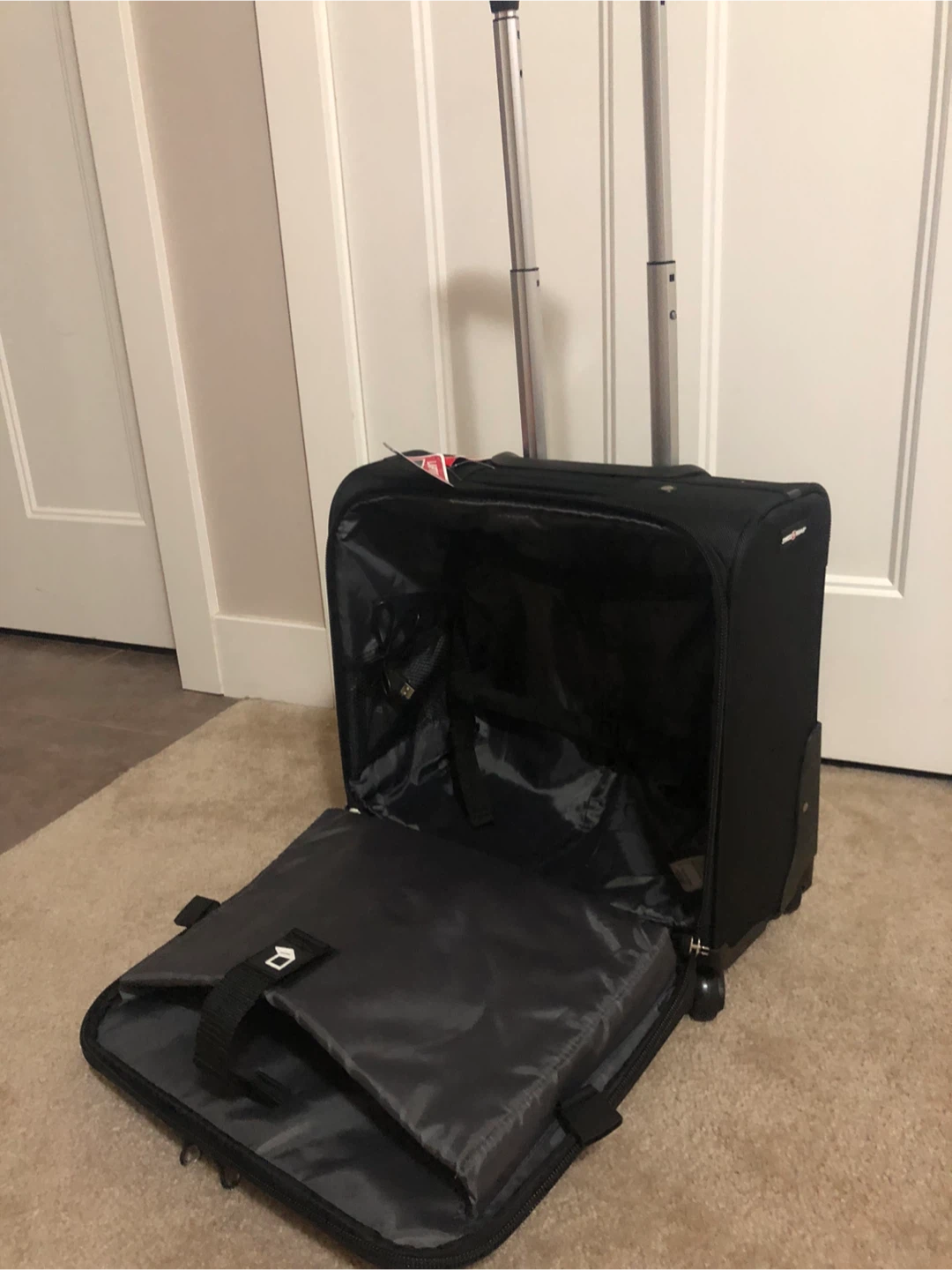 Swiss Gear Rolling Carry-on Suitcase - Black - photo 5