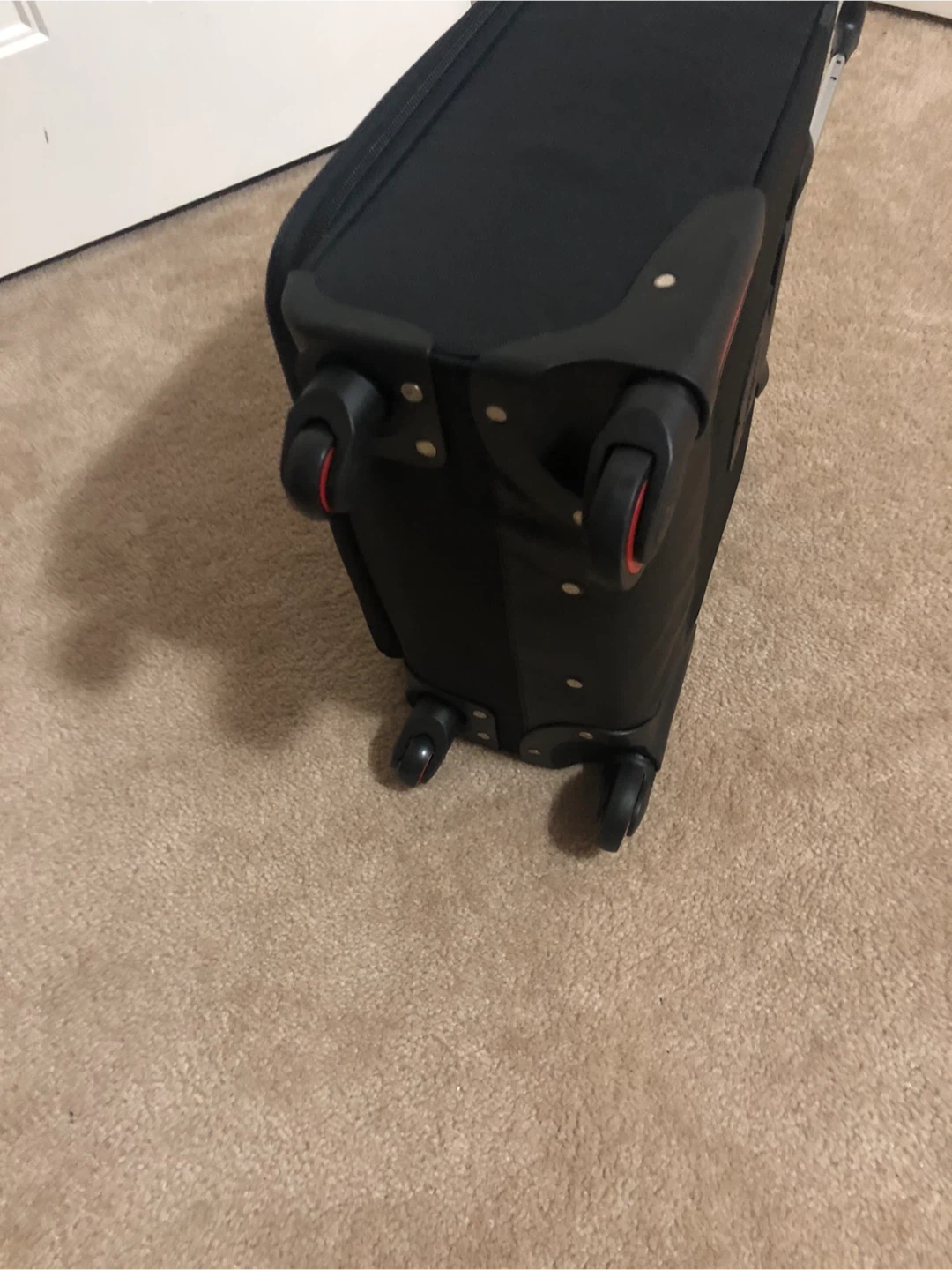 Swiss Gear Rolling Carry-on Suitcase - Black - photo 4