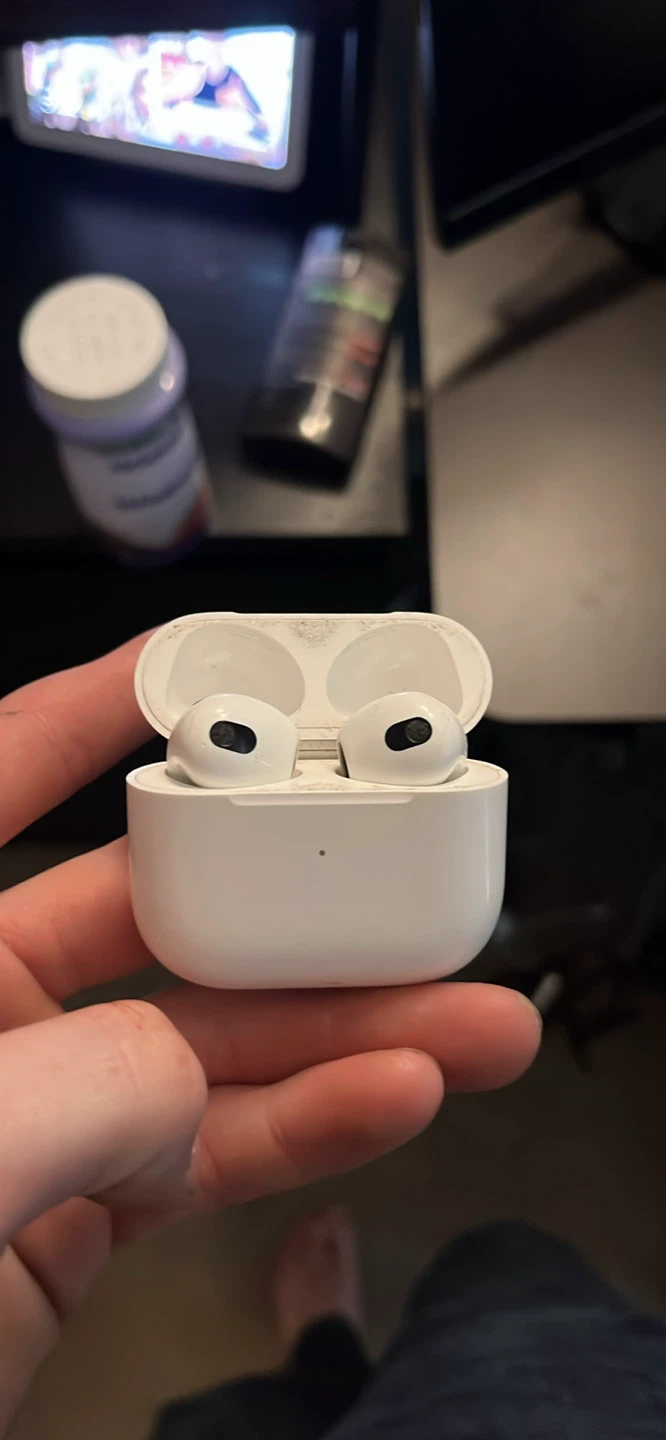 Apple AirPods (3nd generation)