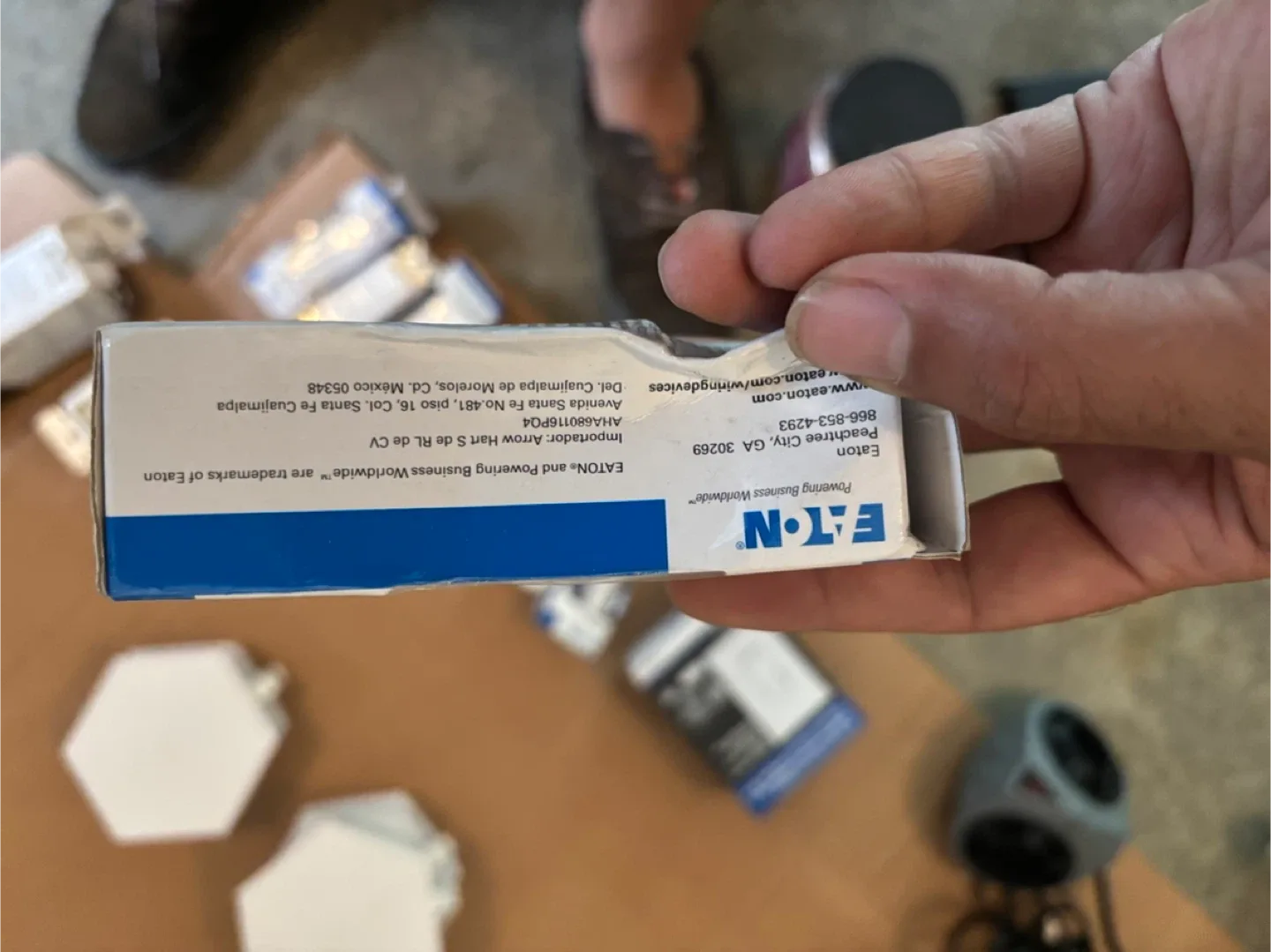 Eaton Lighted Single Pole Decorator Switch image indicator(2)