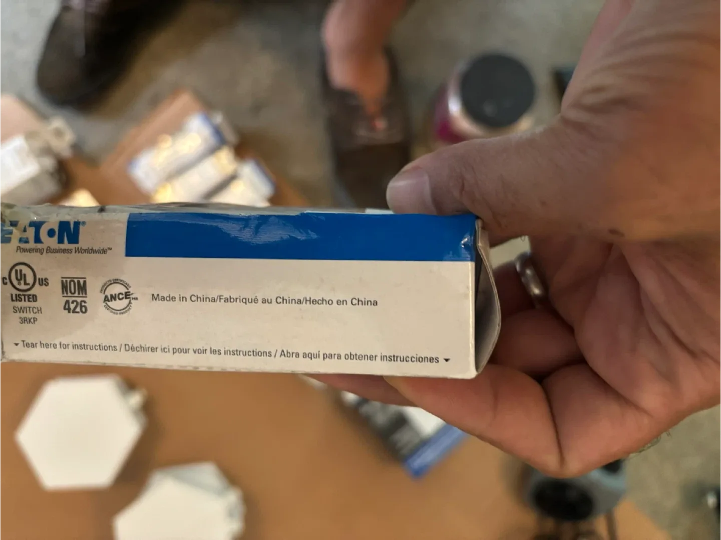 Eaton Lighted Single Pole Decorator Switch image indicator(3)