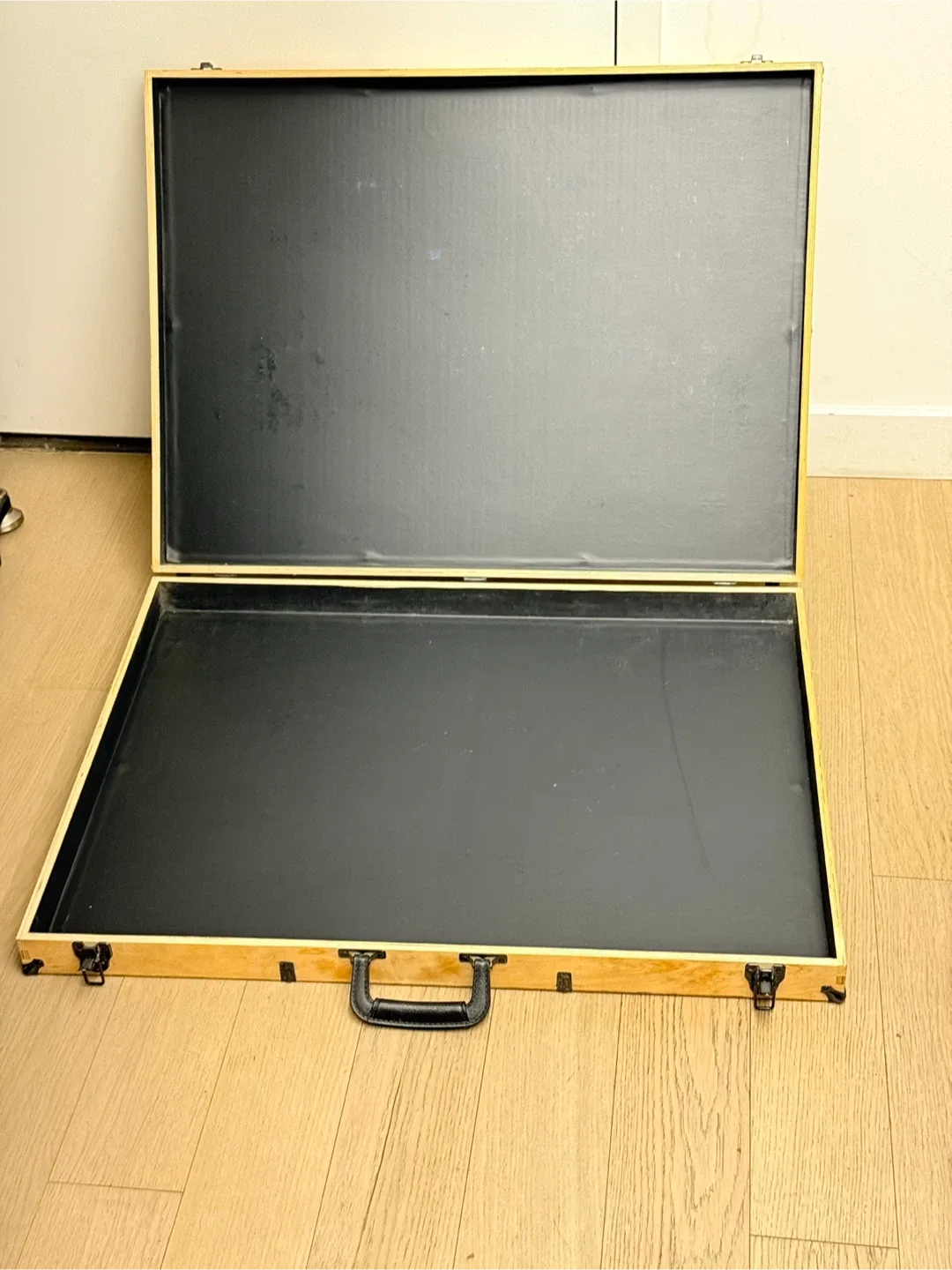 Vintage Wooden Art Portfolio Case thumbnail