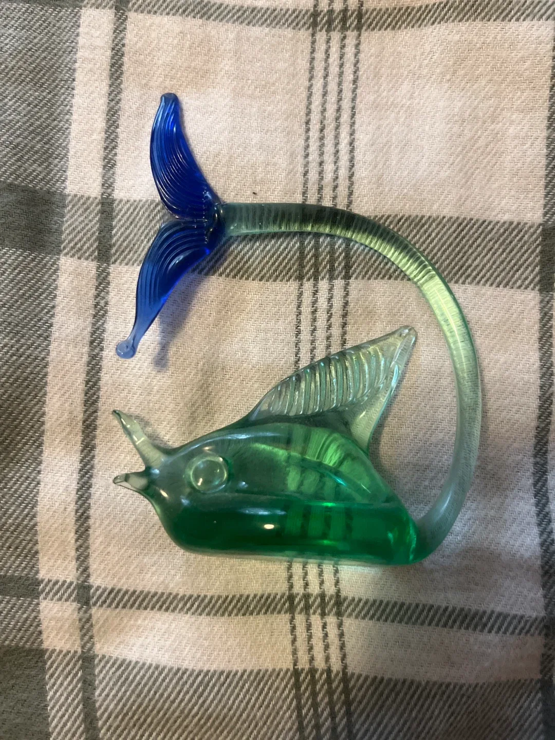Green & Blue Glass Fish Figurine 🥕 image indicator(2)