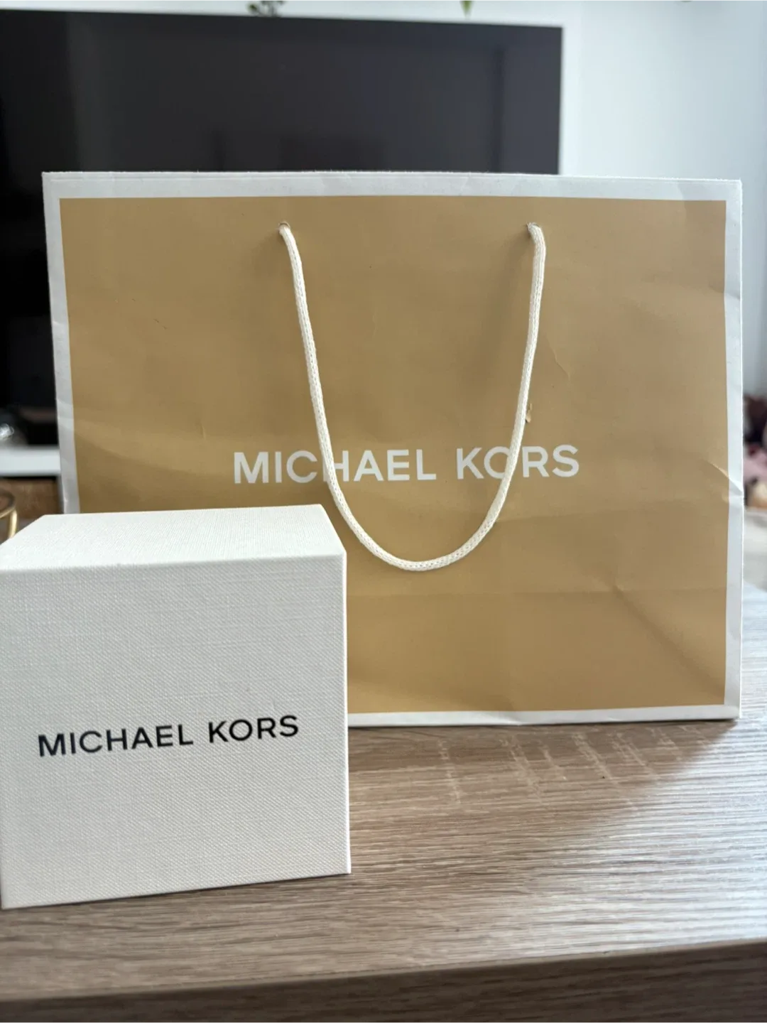 Michael Kors MK6188 Silver Watch - New! image indicator(4)