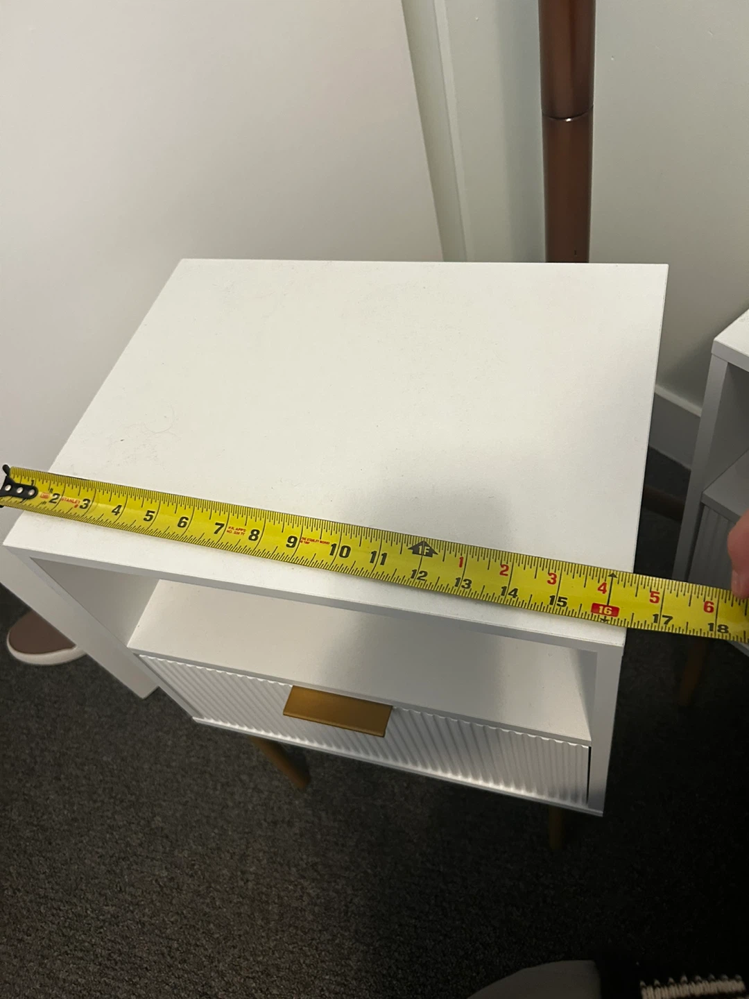 2 White Nightstands with Drawer details in gold - photo 4