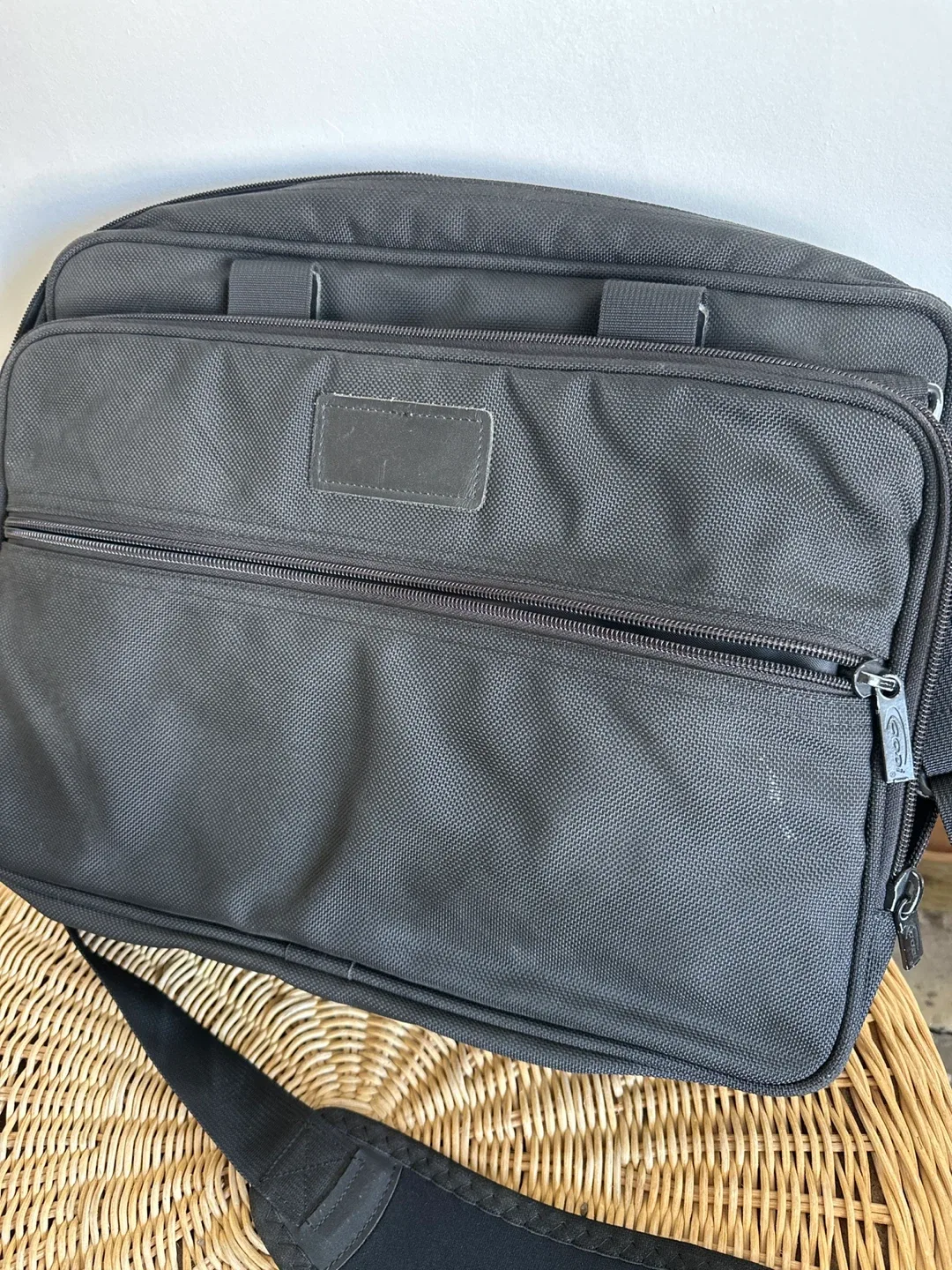 Tumi Black Laptop/Shoulder Bag thumbnail