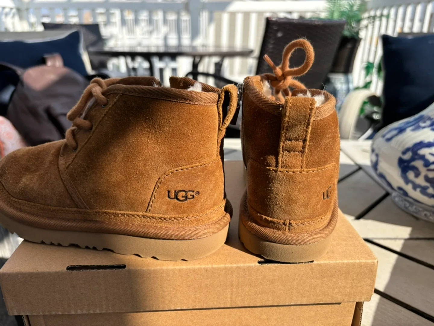 Uggs boots thumbnail
