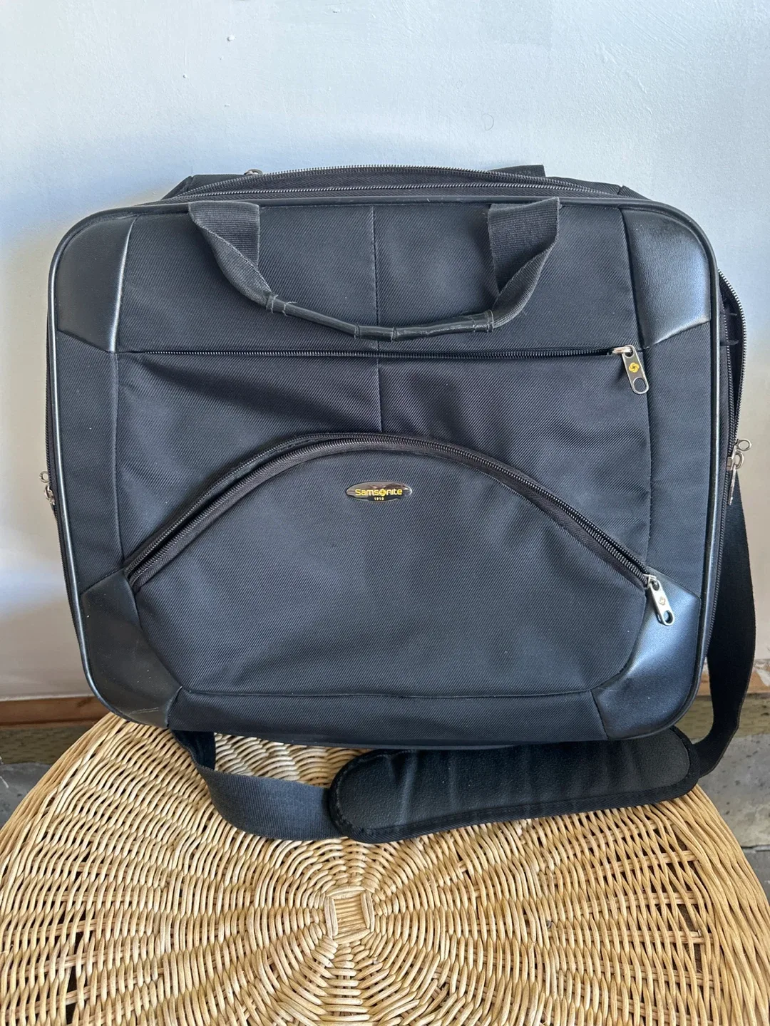Samsonite Black Rolling Carry-On Bag thumbnail