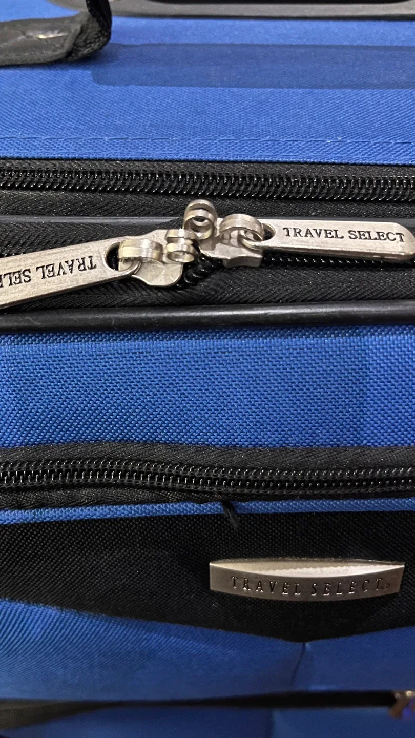 Travel Select Blue Suitcase image indicator(8)