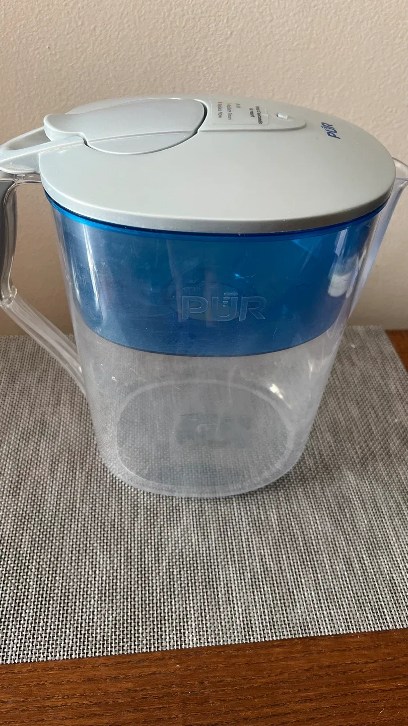 PUR Classic 11-Cup/2.6 Liter Water Pitcher image indicator(4)