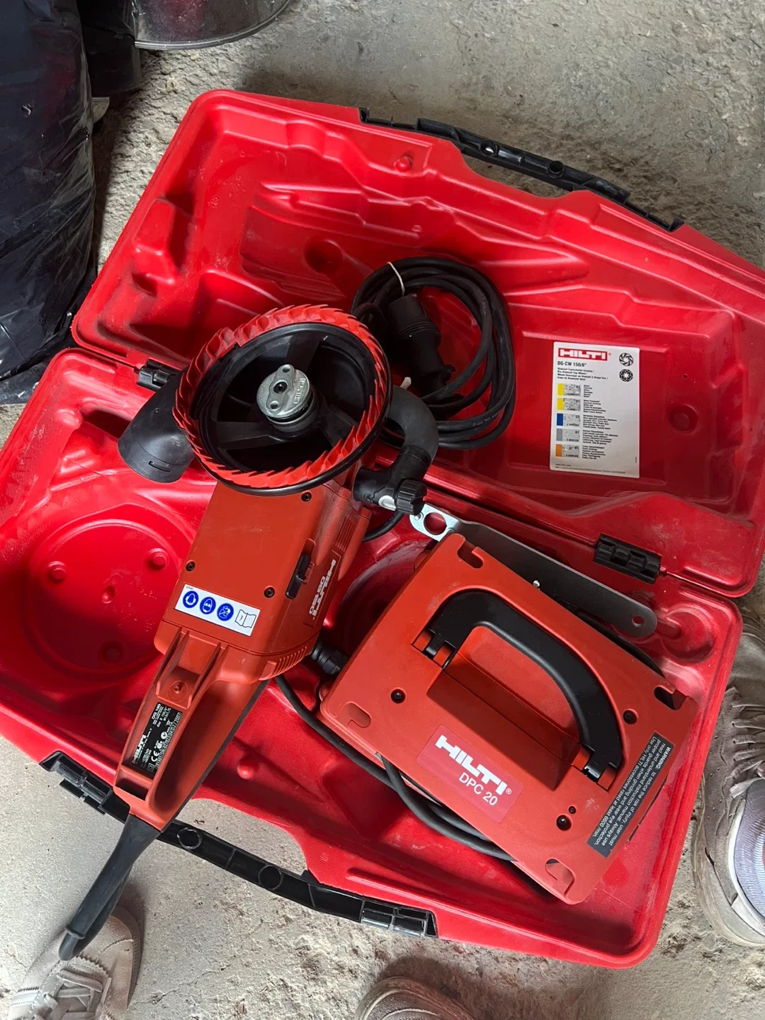 Hilti DG 150 Concrete Grinder with DPC 20 Power Pack image indicator(3)