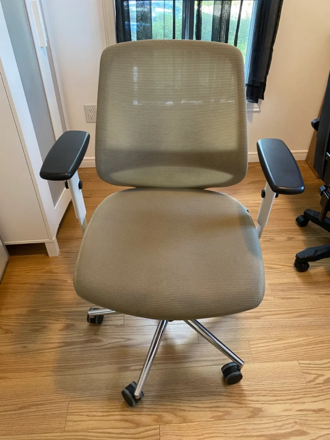 Beige Office Chair thumbnail
