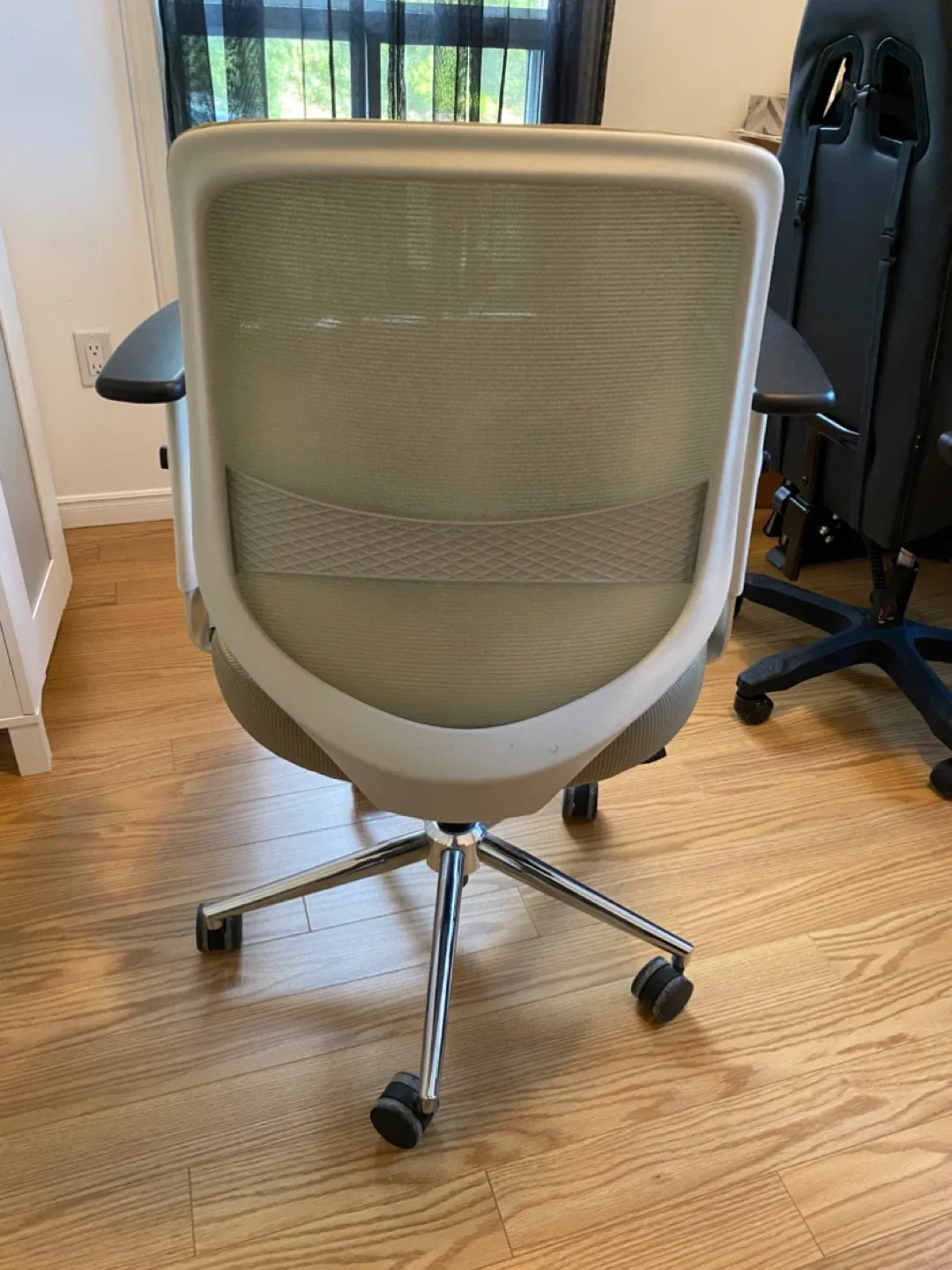 Beige Office Chair image indicator(2)