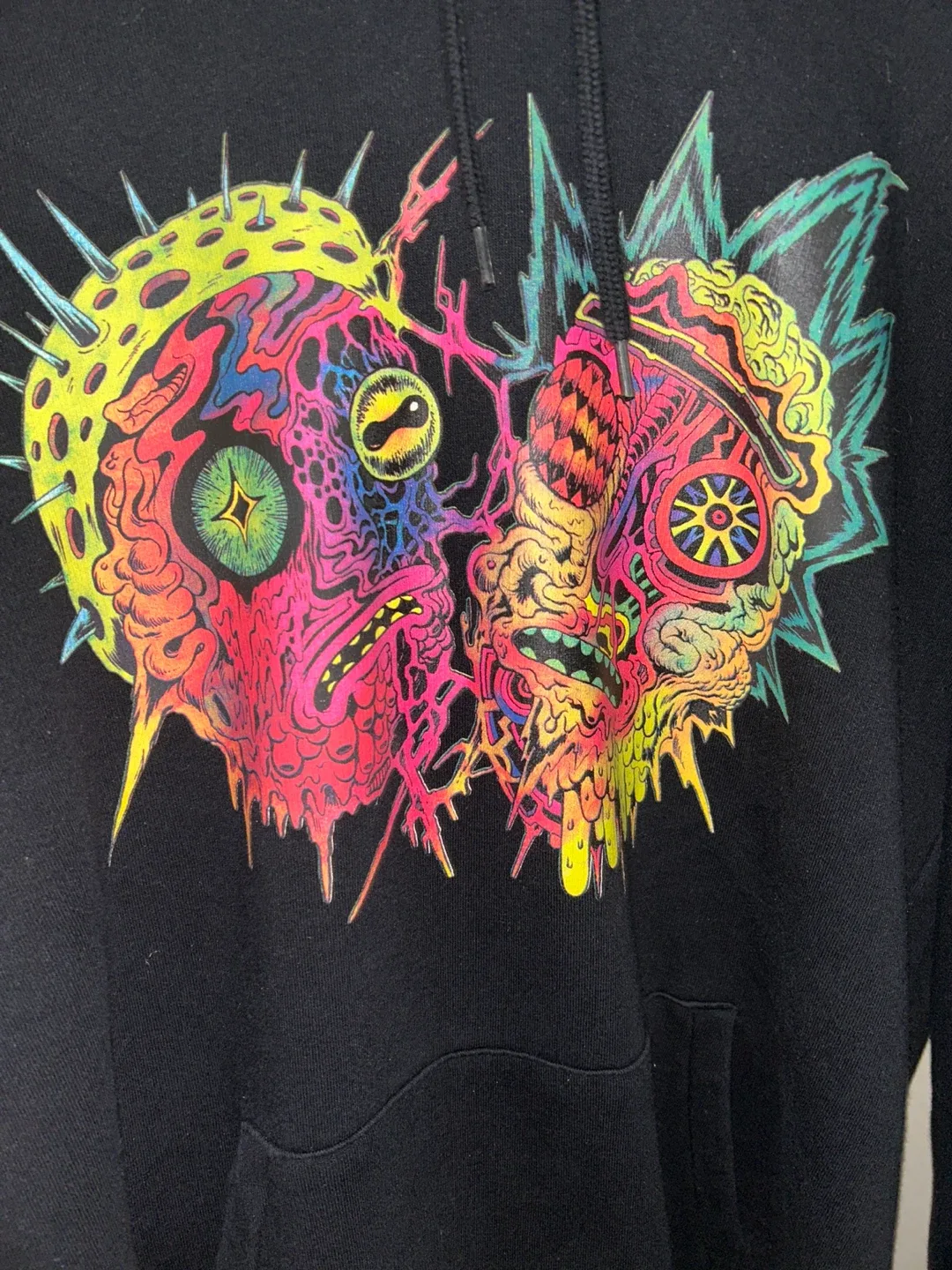 H&M Black Graphic Hoodie - Size M image indicator(3)