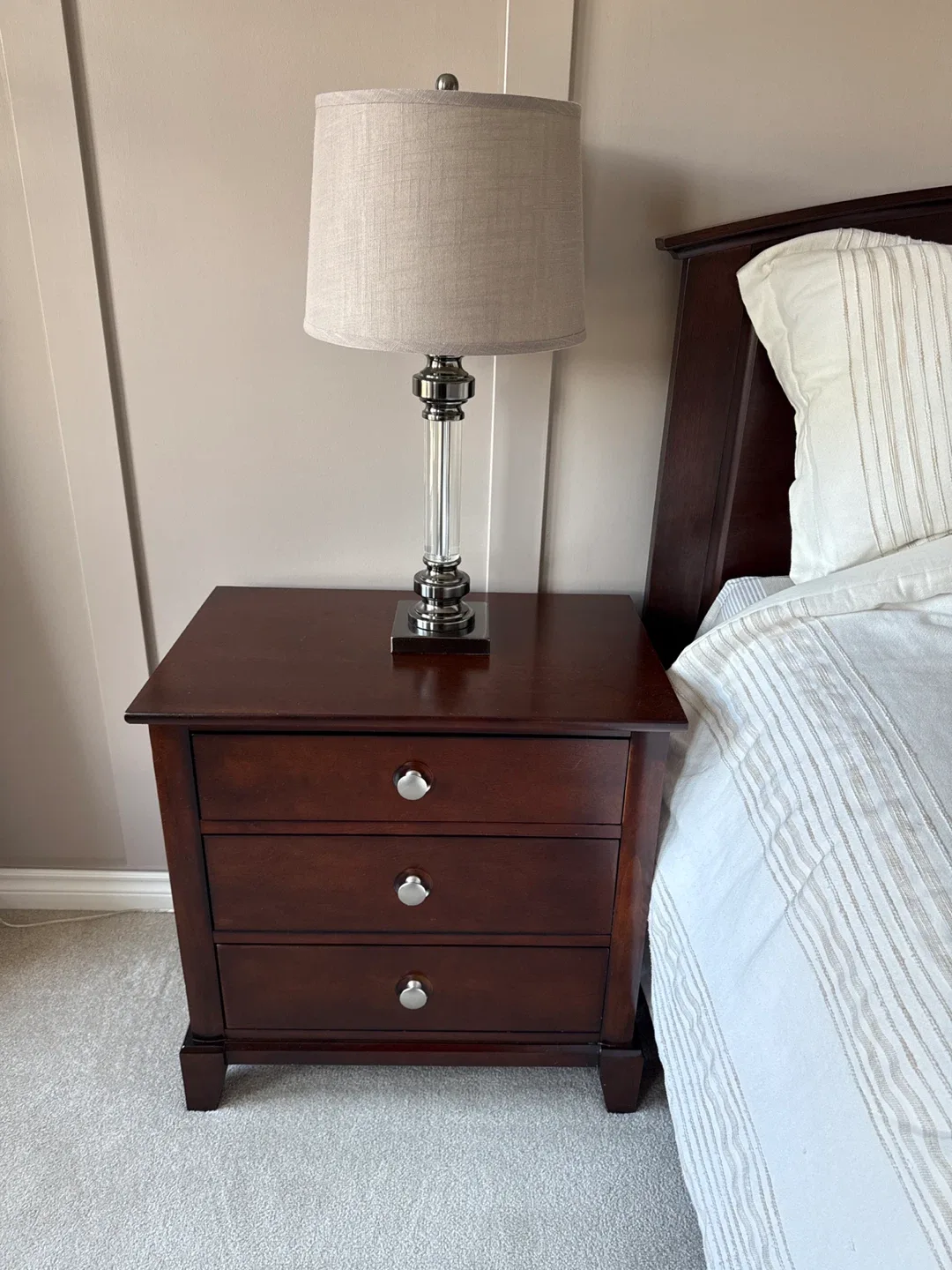 Bedroom Set: Dresser, Mirror, Nightstands image indicator(3)