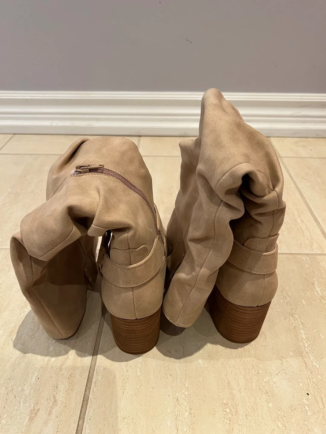 Beige Heeled Boots image indicator(4)