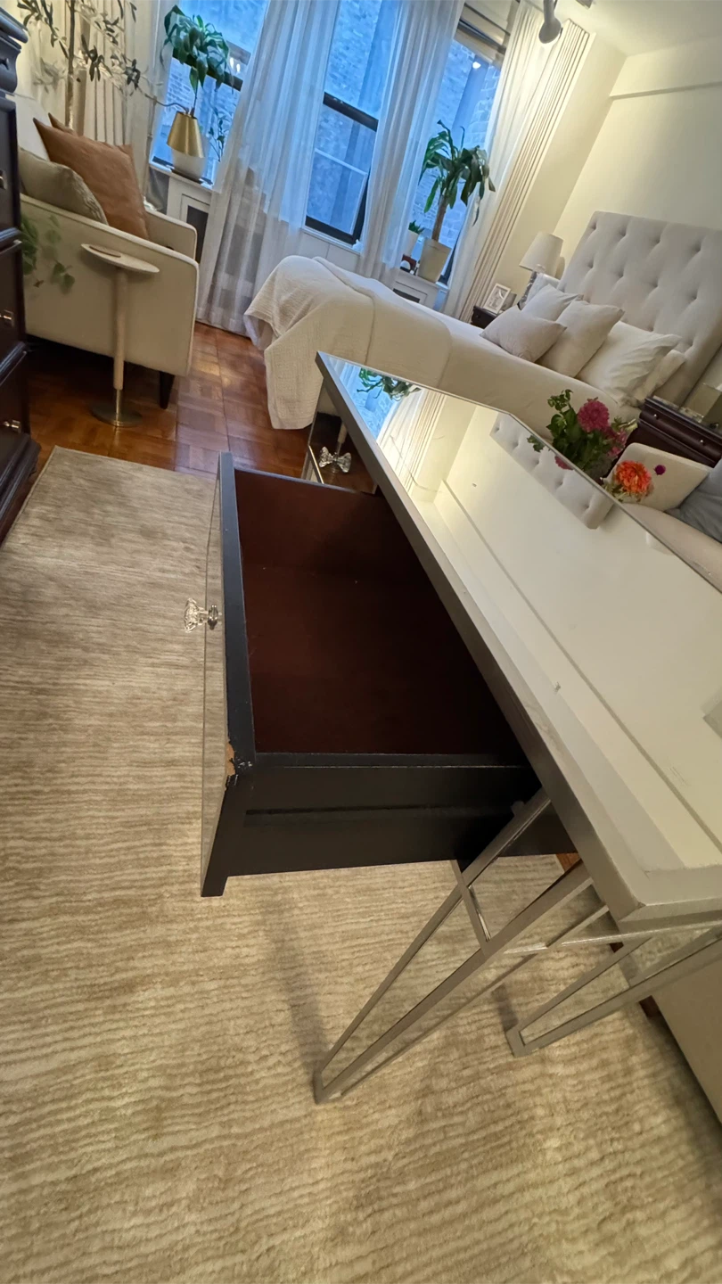 Mirrored Vanity Desk - photo 3