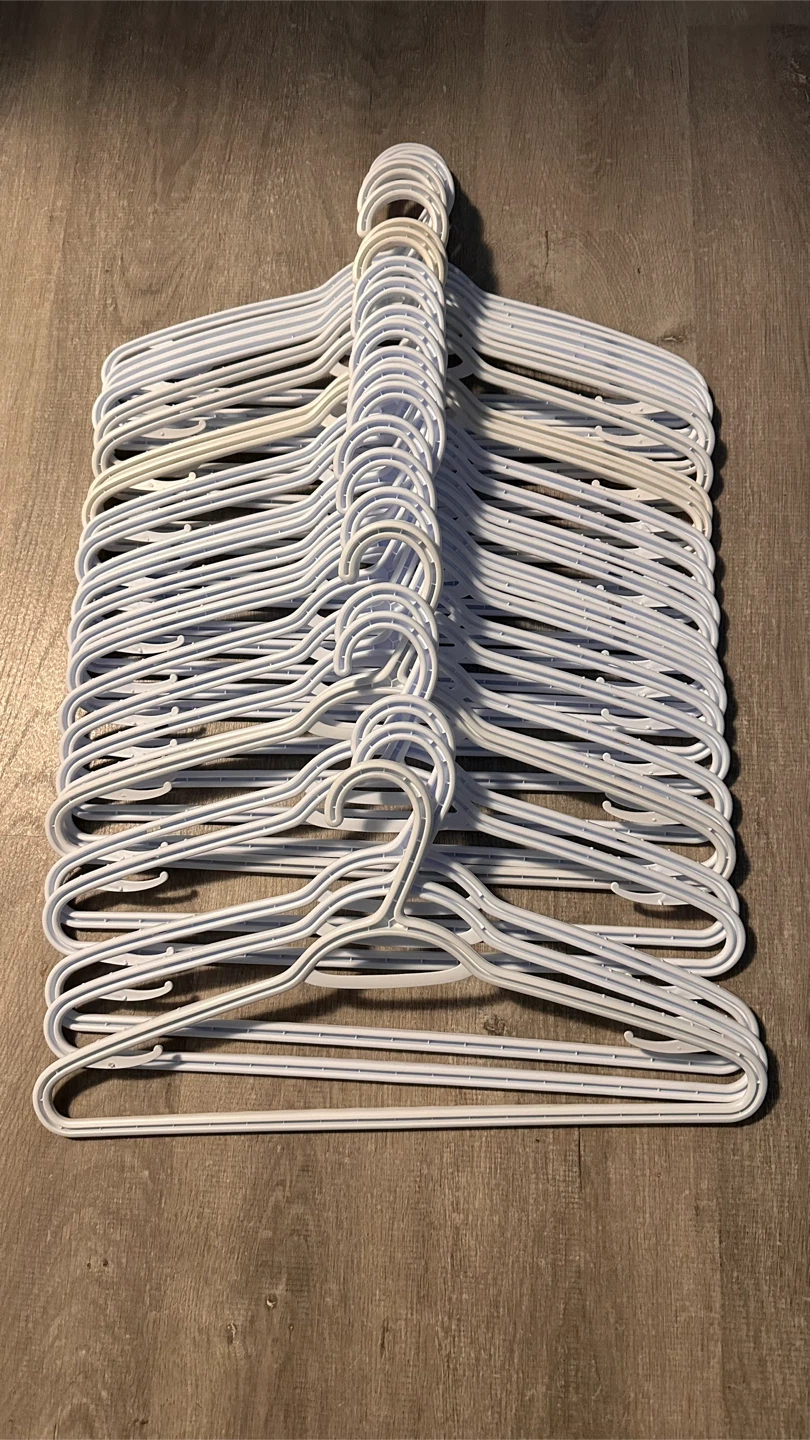 Plastic Clothes Hangers - Bundle of 25