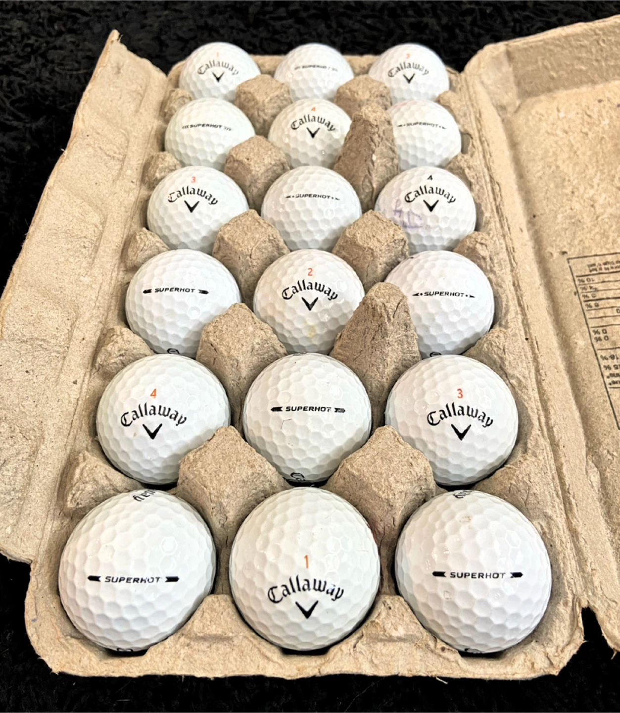 18 Callaway Superhot Golf Balls