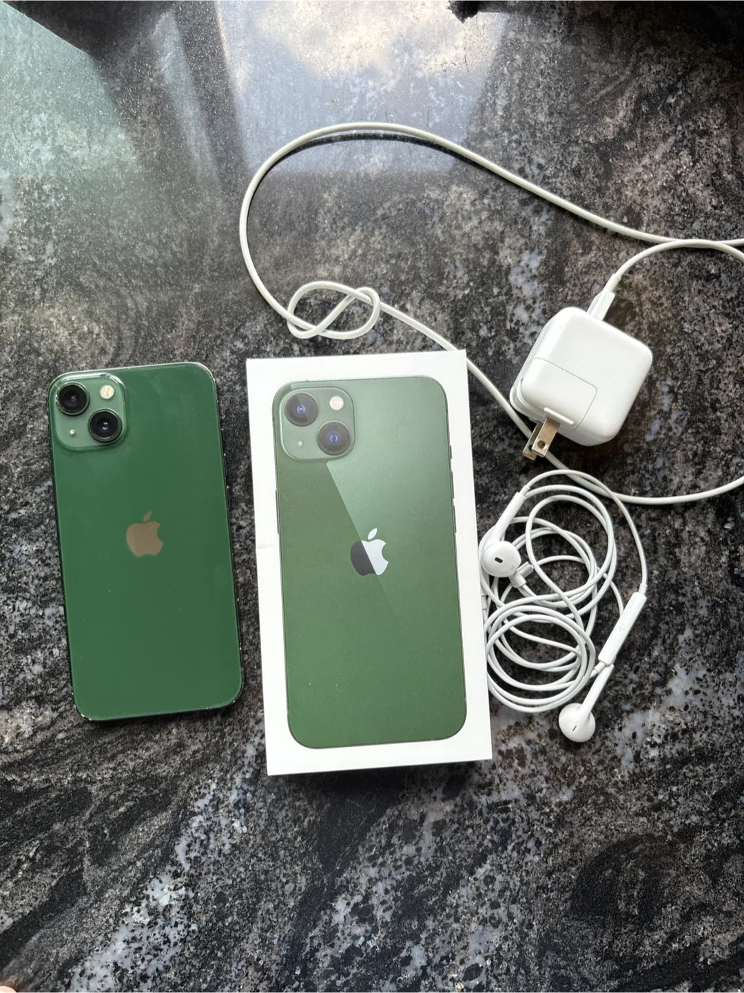 Apple iPhone 13 Green w/ Box & Accessories thumbnail