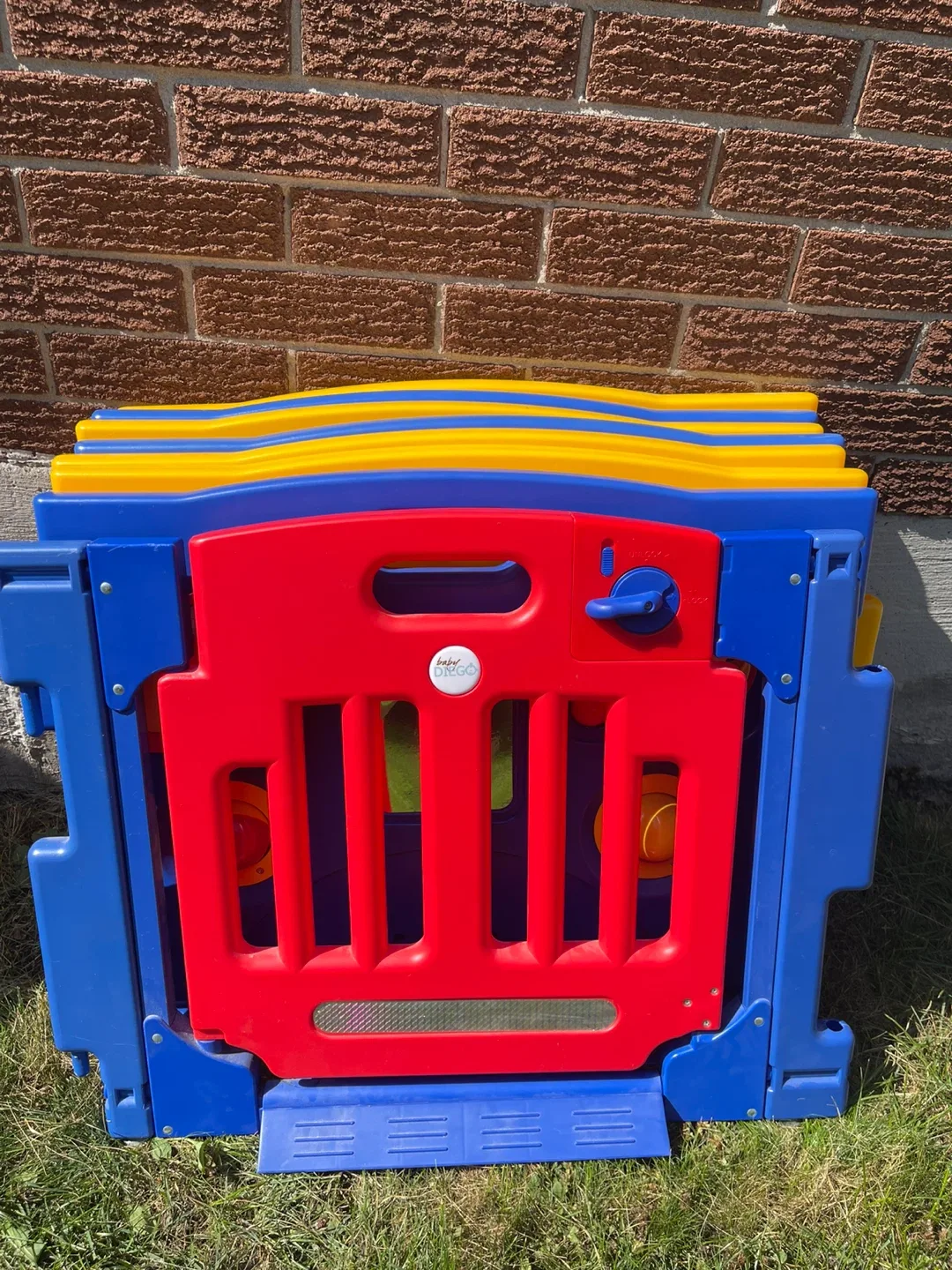 Baby Diego kids play yard, activity center, excellent condition! image indicator(4)