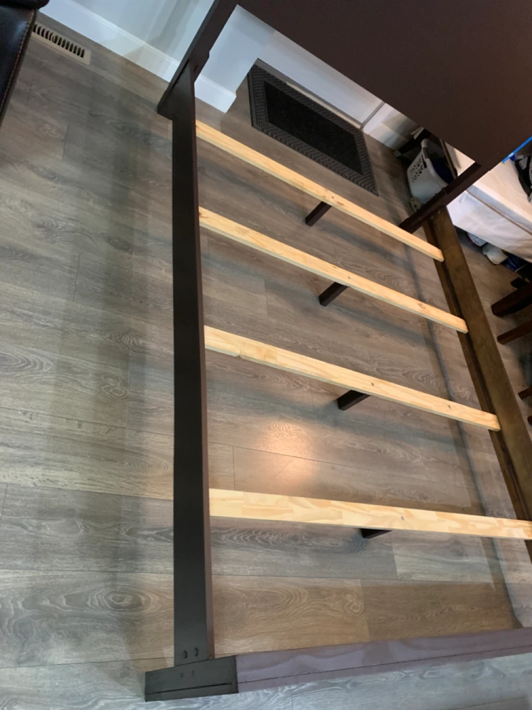 Queen bed frame - photo 3