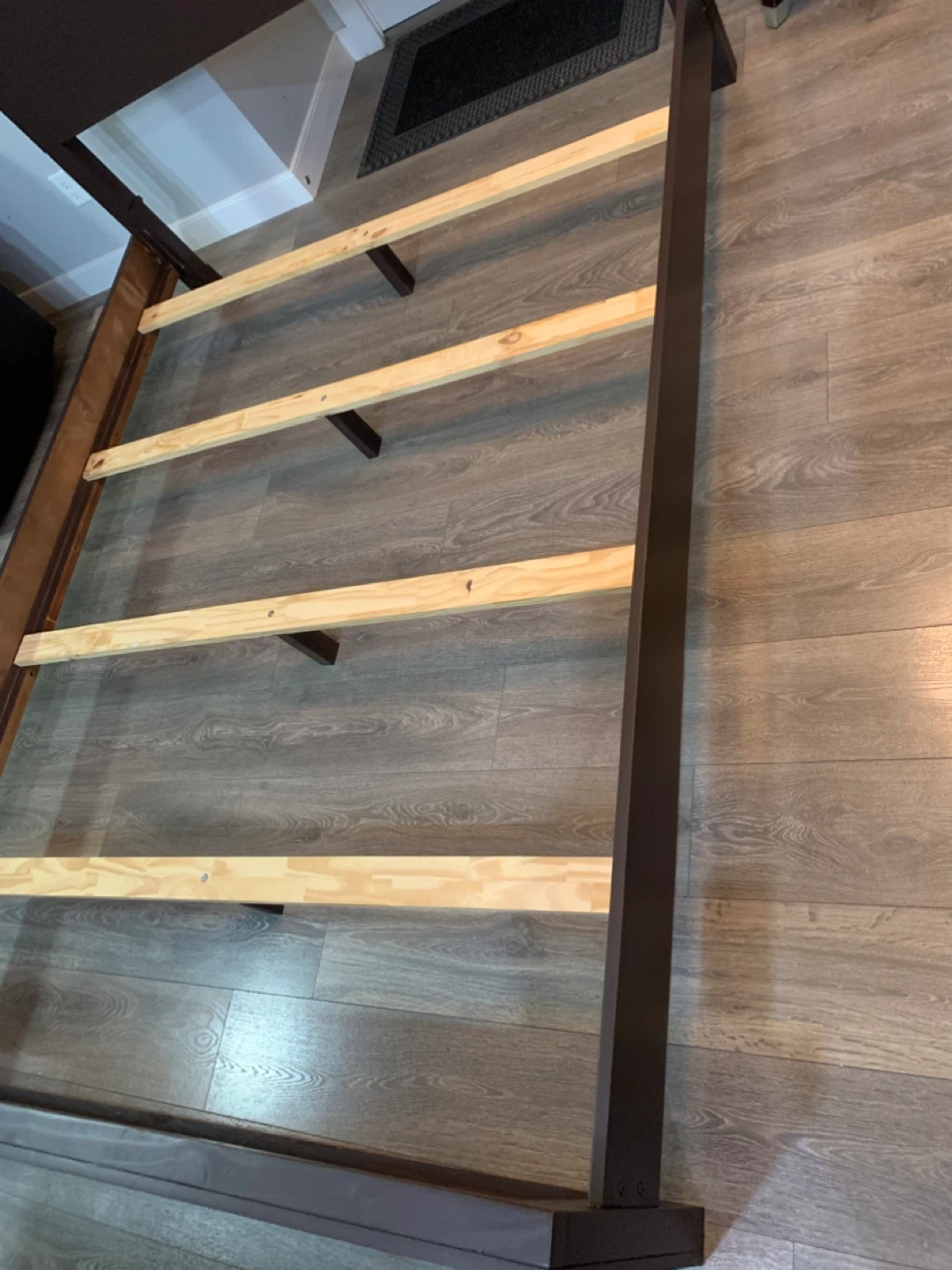 Queen bed frame - photo 2