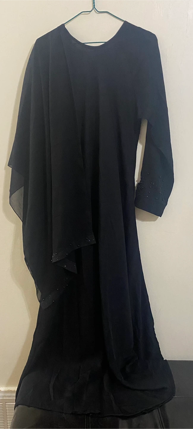 Black Embellished Abaya - Size 56 - photo 3