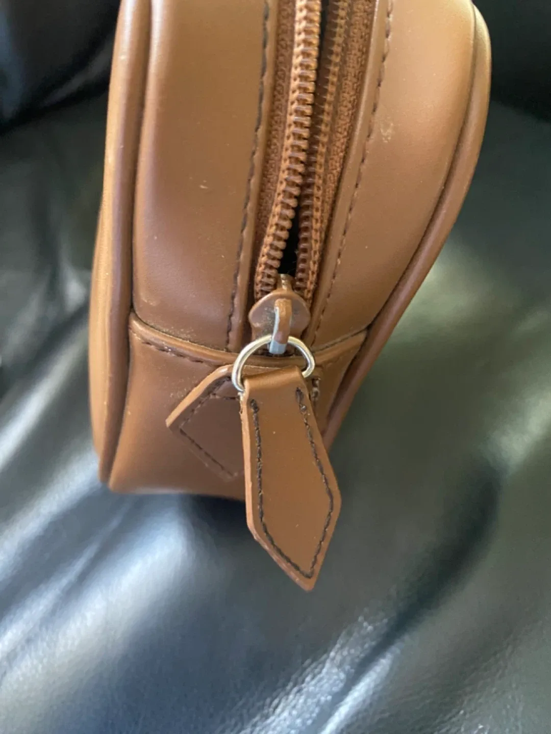 Jacob Brown Leather Handbag image indicator(5)