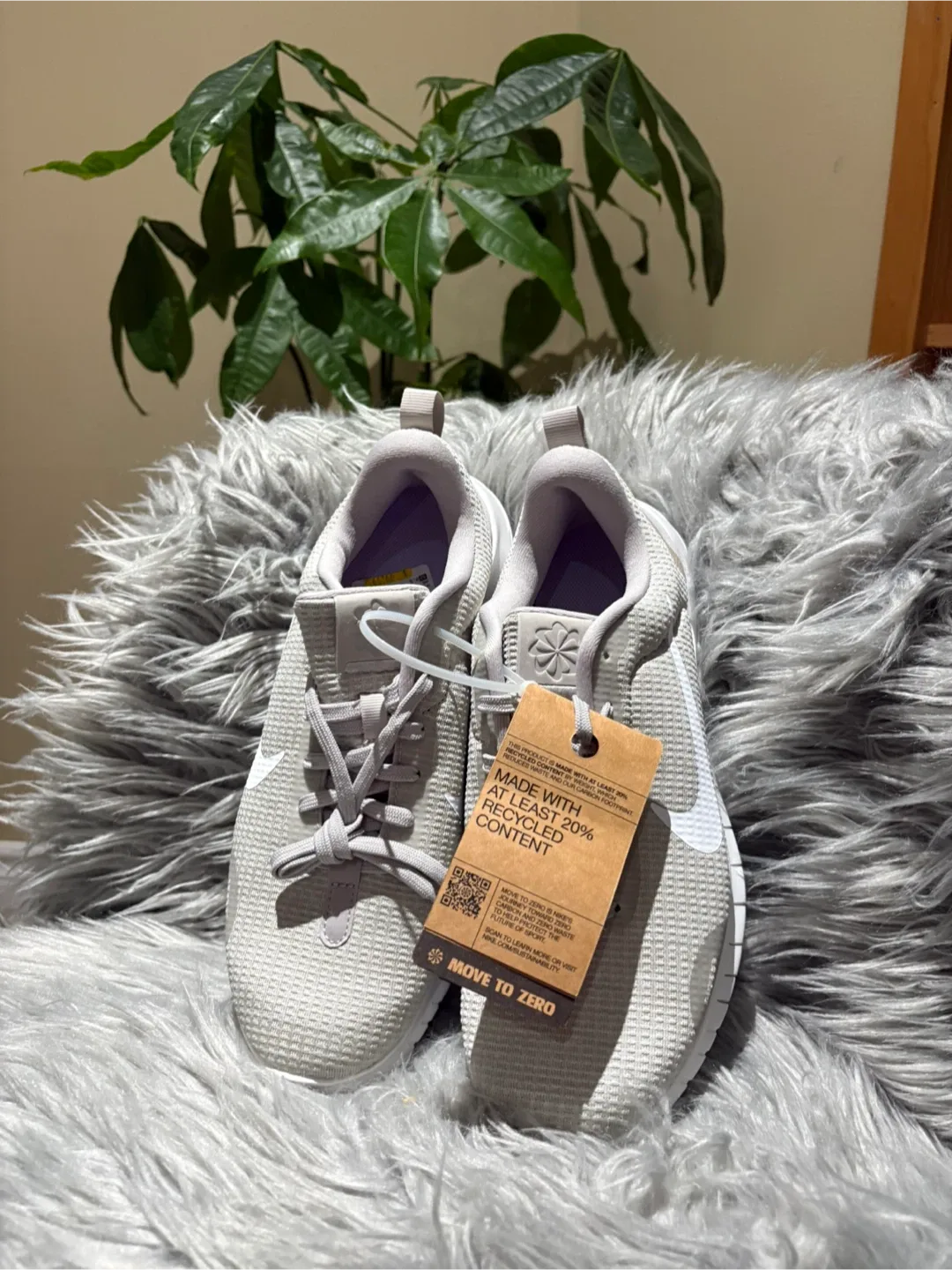 Nike Flex Experience RN 12 Gray, Size 8.5 image indicator(7)