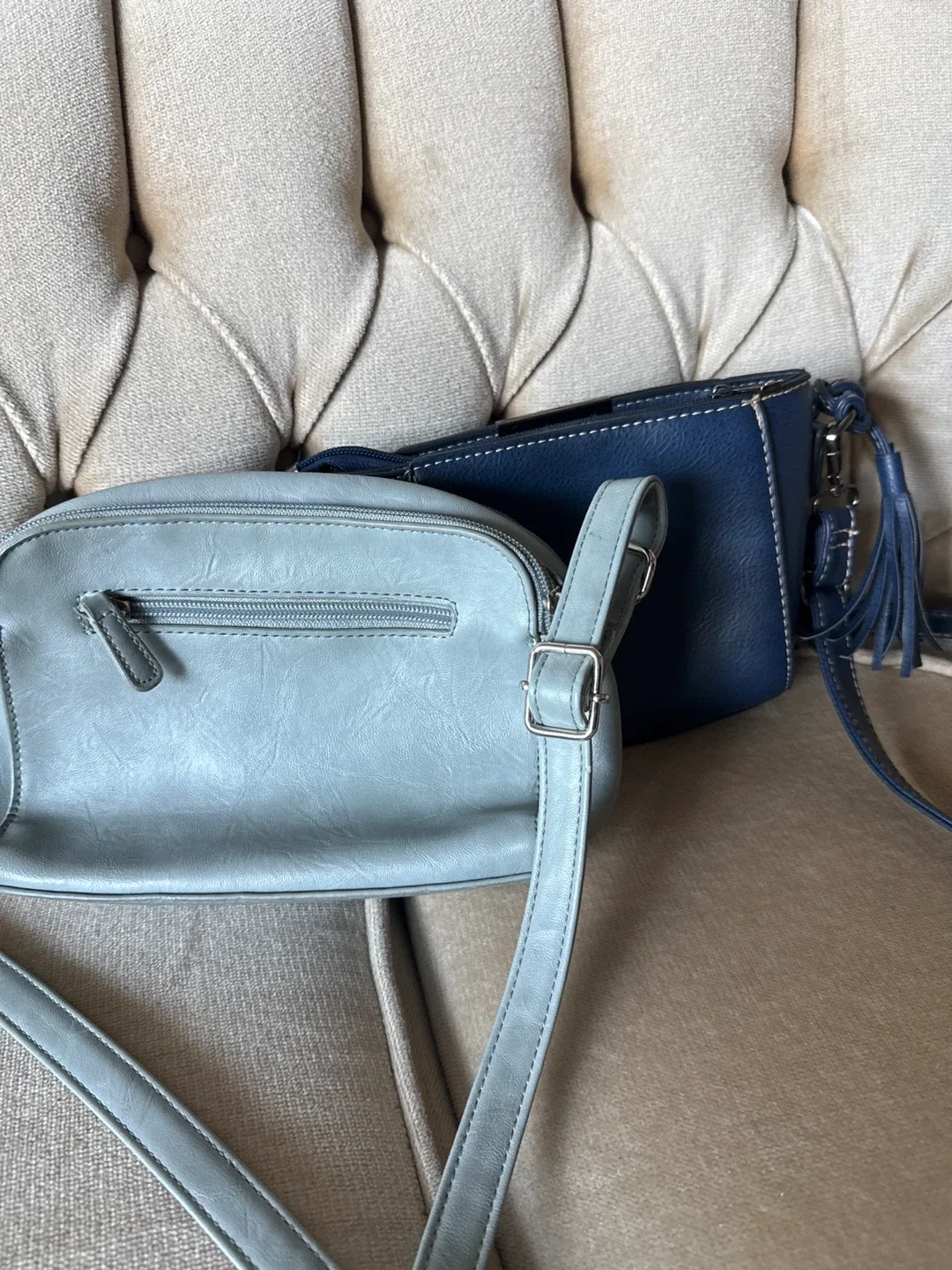 original Roots Crossbody Bag/ no brand image indicator(3)