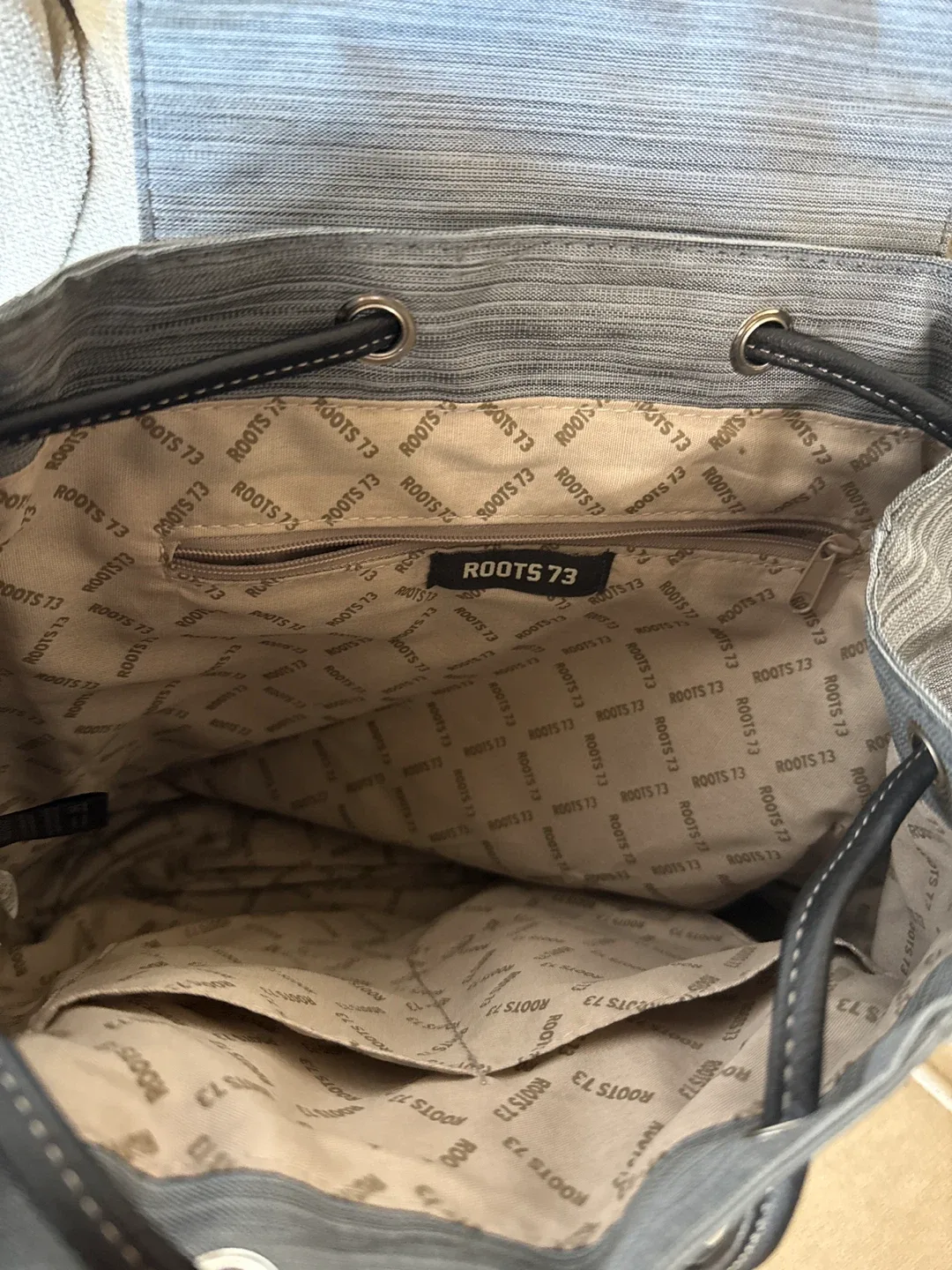 Roots 73 Grey Backpack image indicator(2)