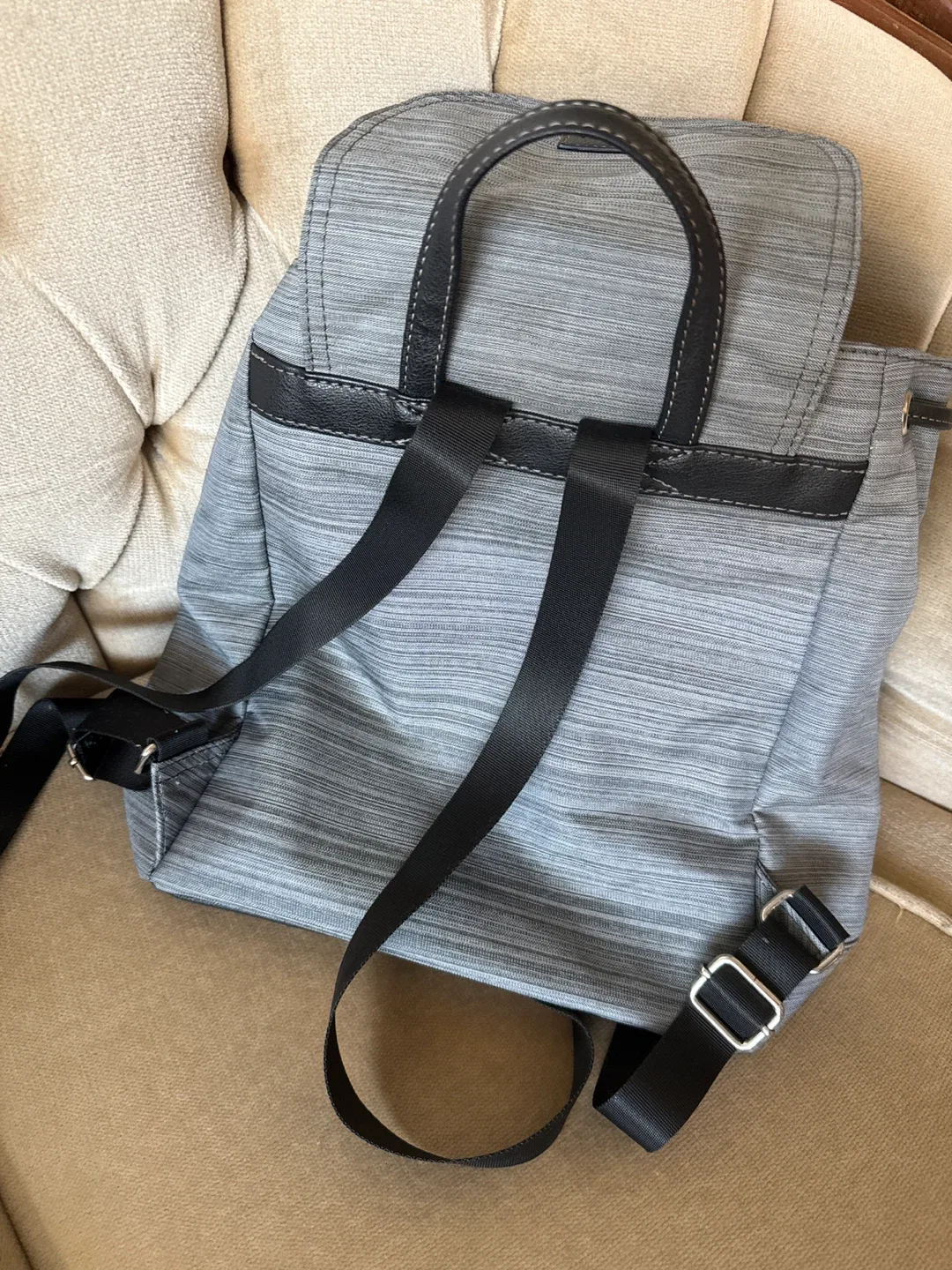 Roots 73 Grey Backpack image indicator(3)