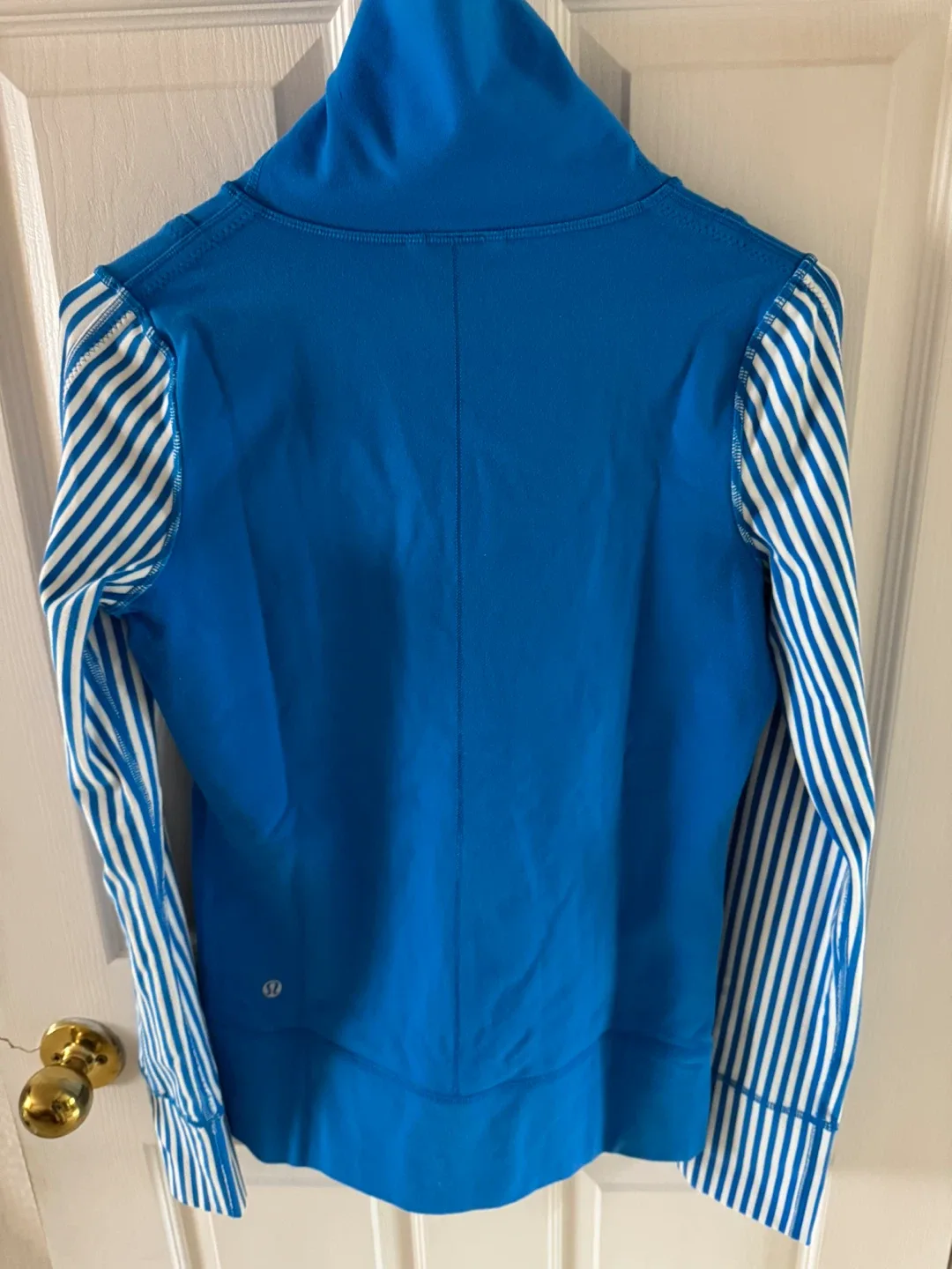 Lululemon Blue Striped Sleeve Jacket image indicator(2)