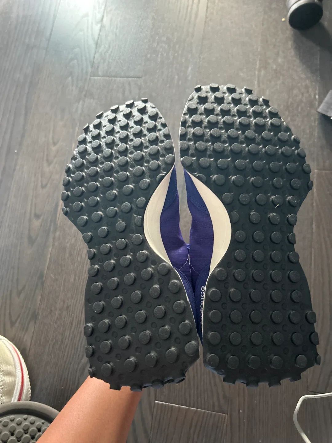 New Balance 327 Purple Sneakers image indicator(2)