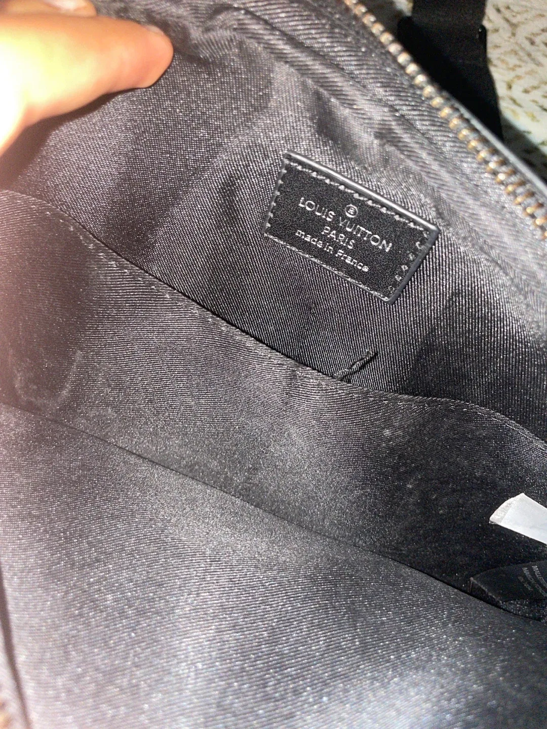 Louis Vuitton District PM NV2 image indicator(2)