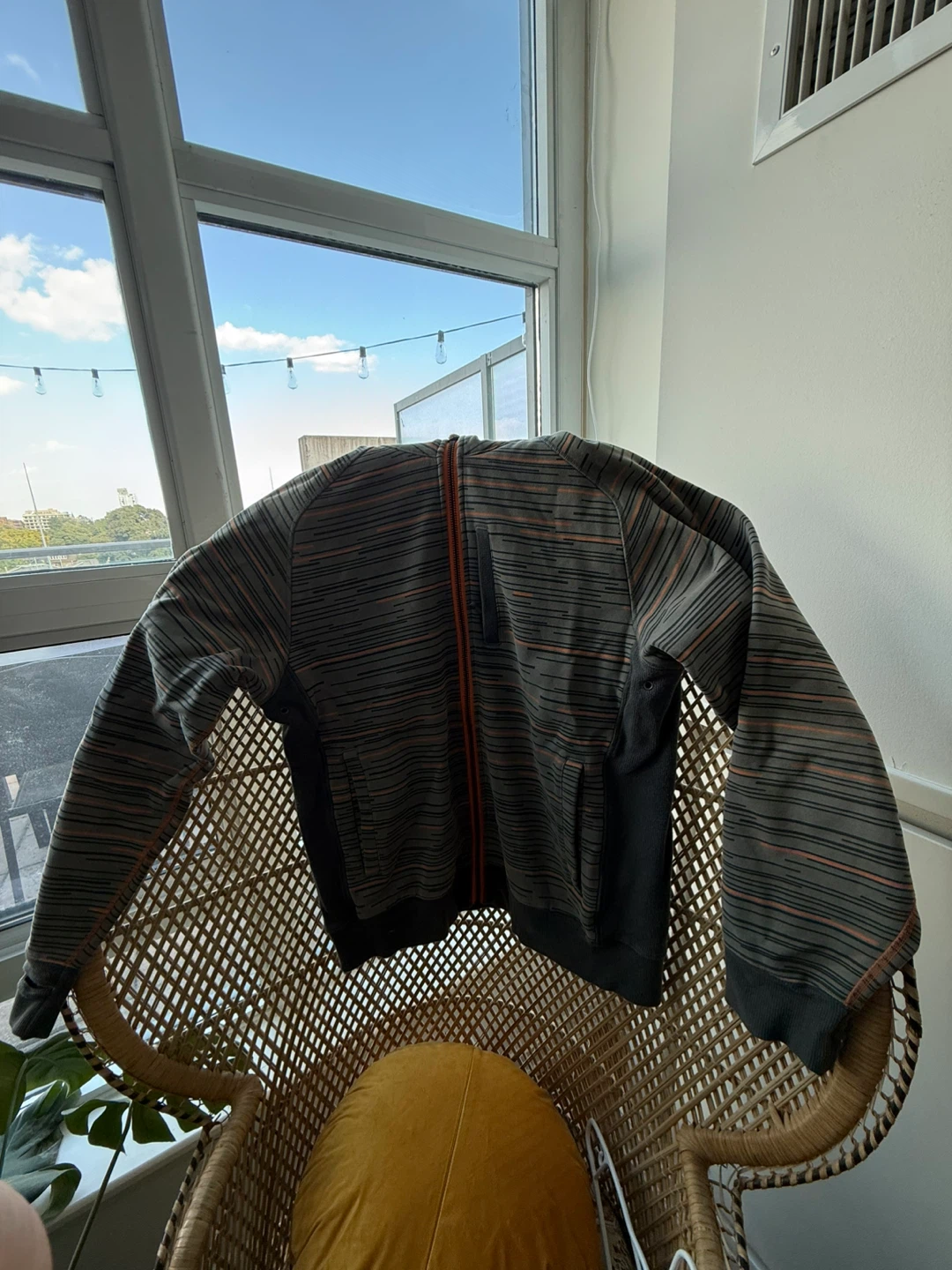 Lululemon Athletica XL Striped Hoodie - photo 5