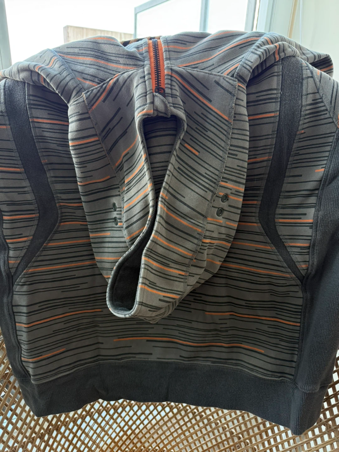 Lululemon Athletica XL Striped Hoodie - photo 2