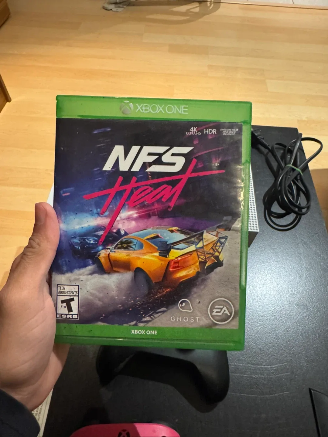 Xbox One S Console with Controller image indicator(6)